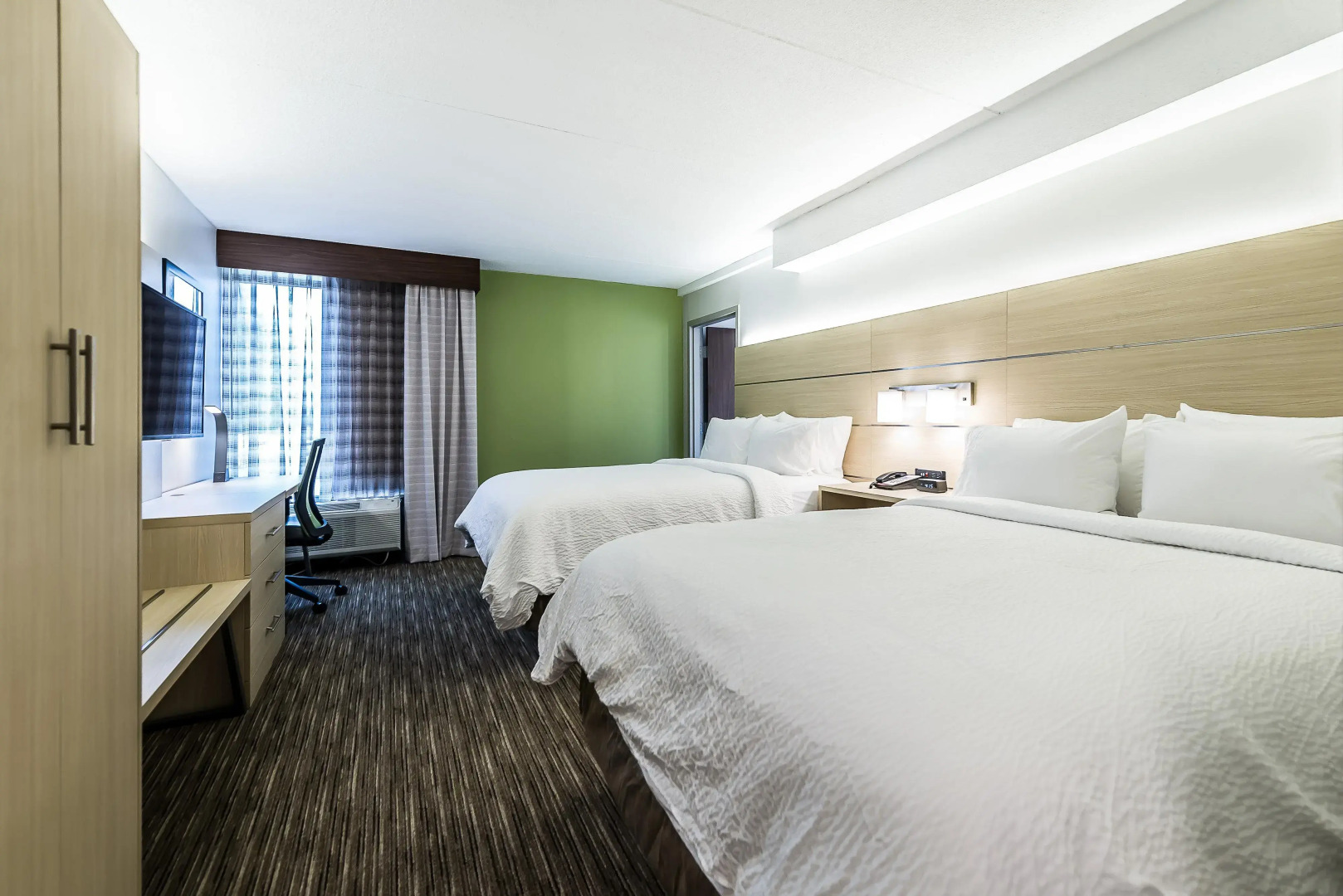 Holiday Inn Express Flint-Campus Area by IHG