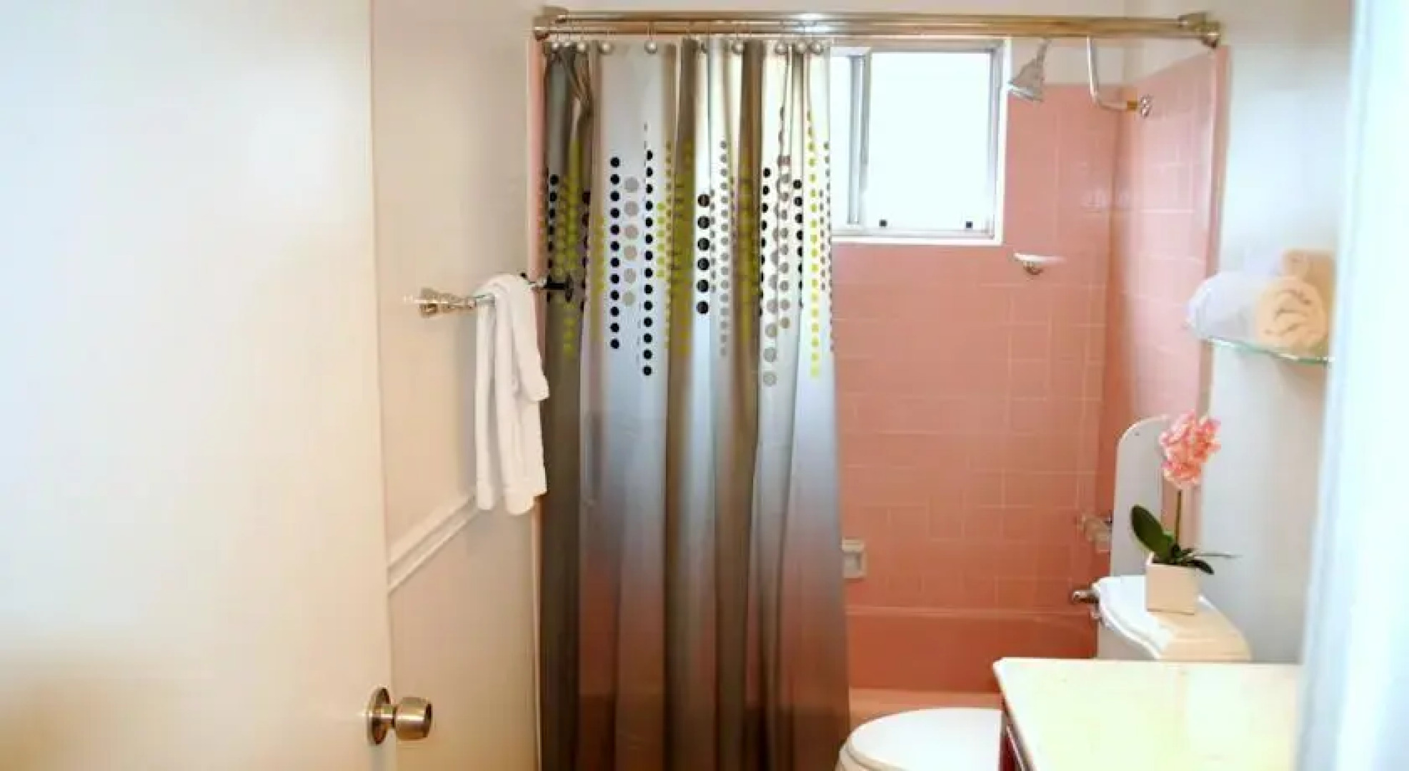 Downtown Chestnut Apartment