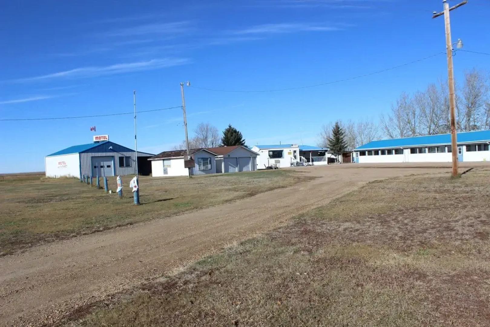 Raval Paradise Motel & RV Park