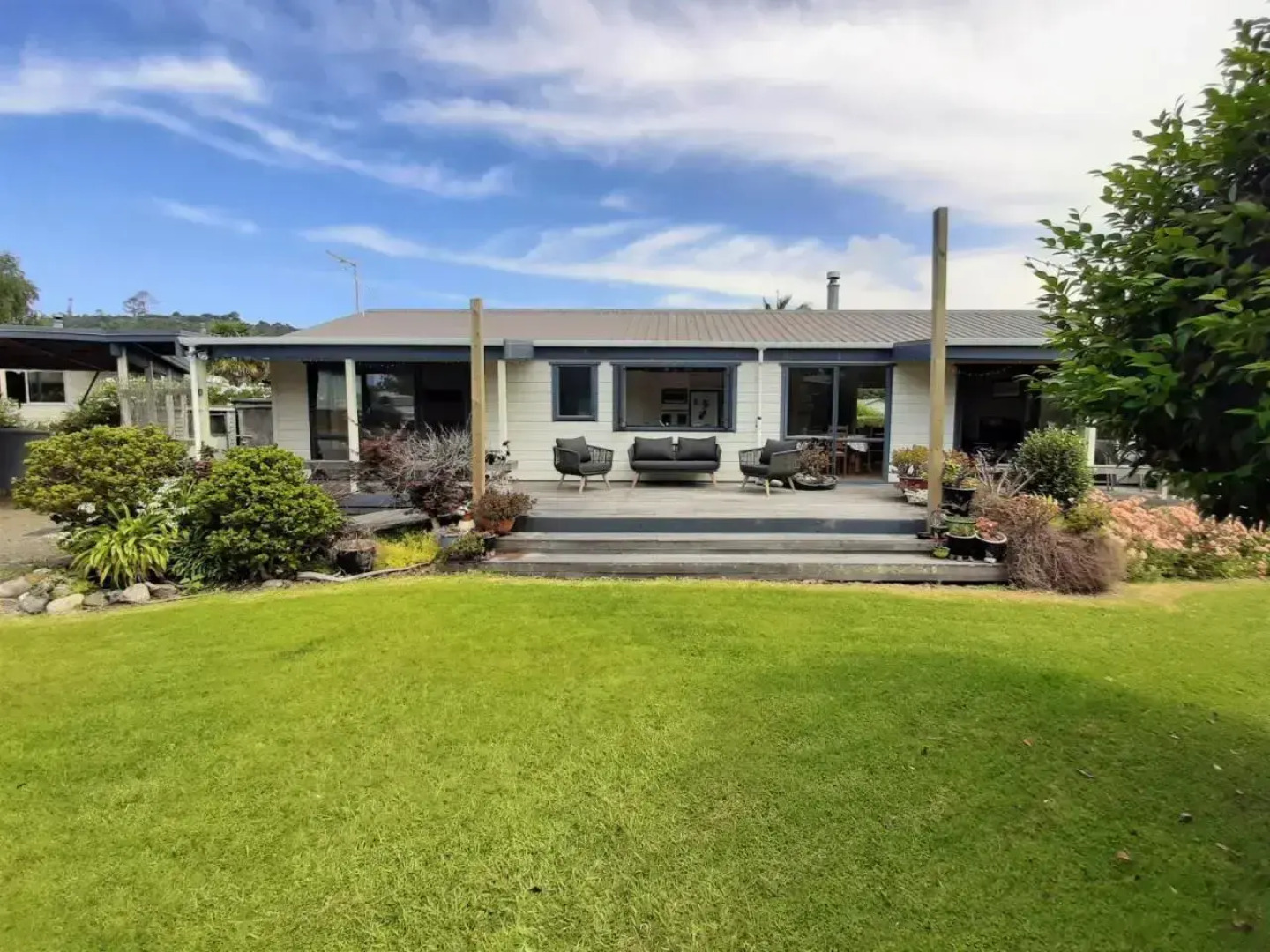 Cathedral Cove Connection