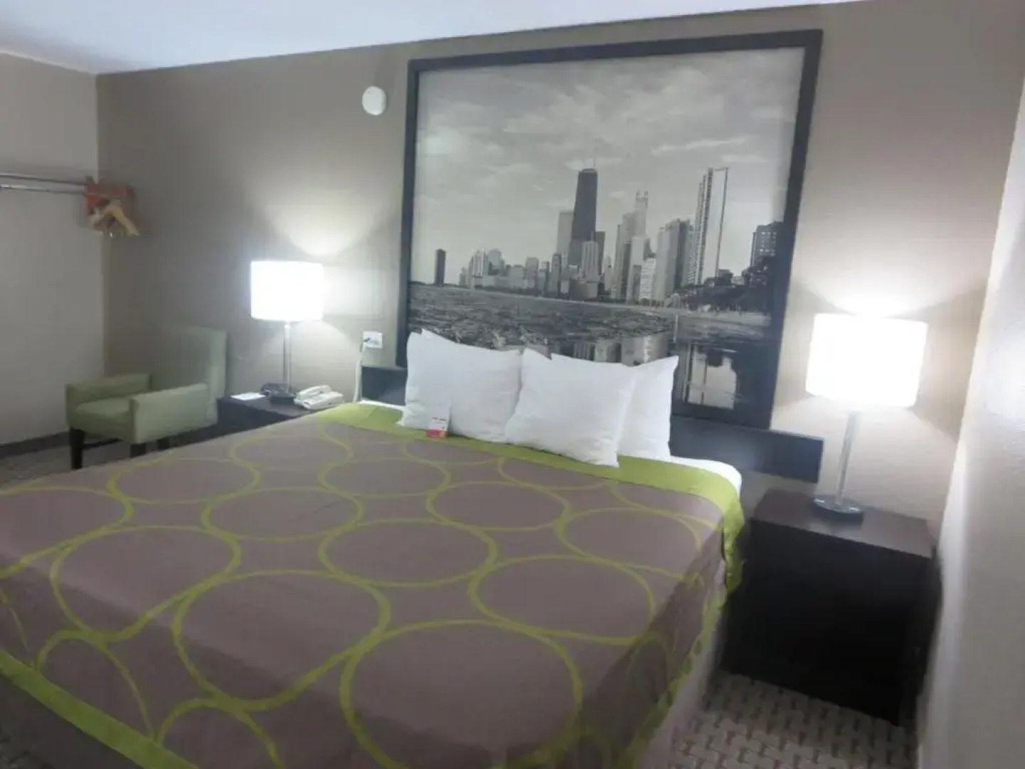 Super 8 Mundelein/Libertyville Area