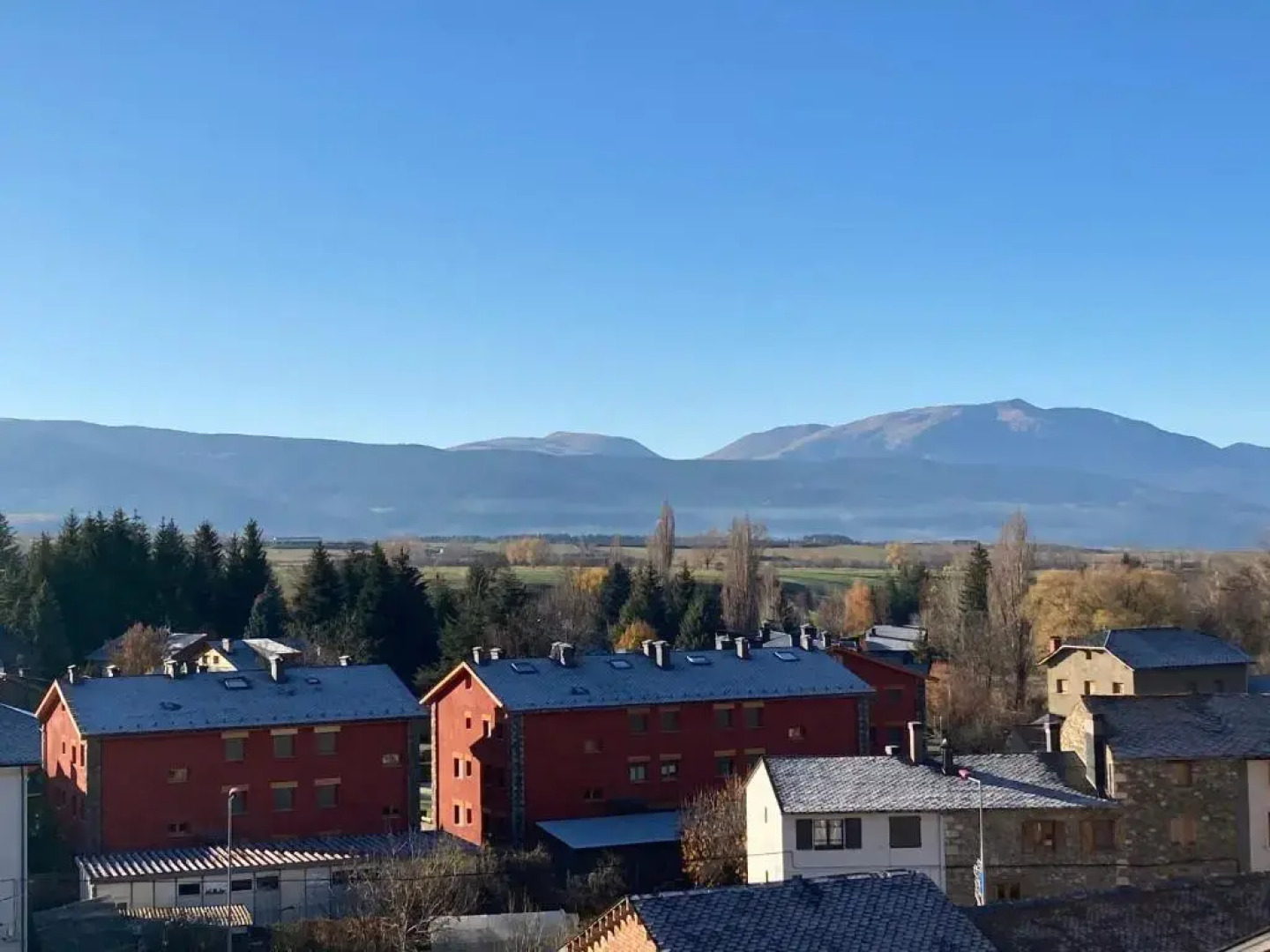 Vistas Únicas a los Pirineos, para 7-8 personas!! Tensi Home Llivia
