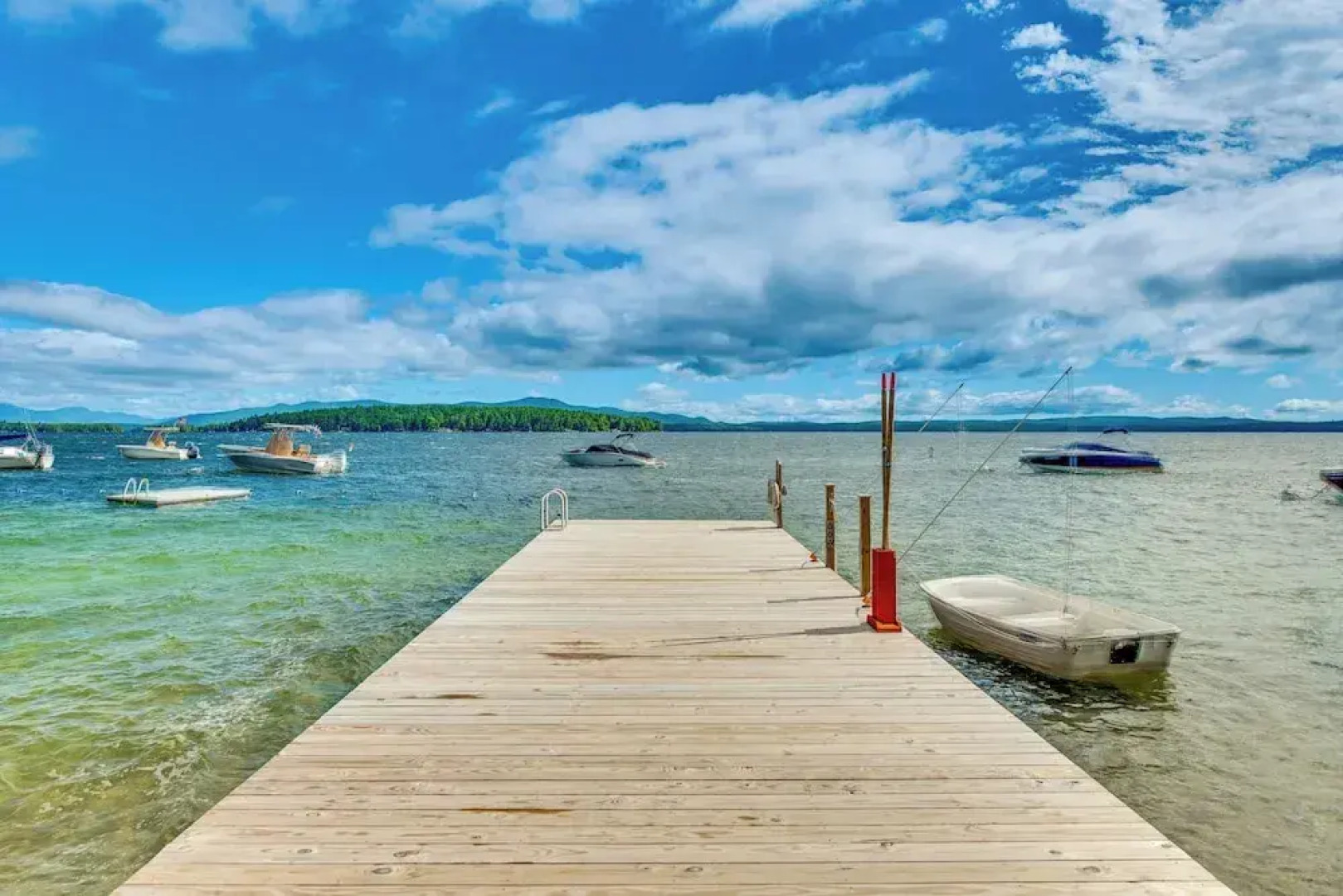 Waterfront Community: Lake Winnipesaukee Retreat!