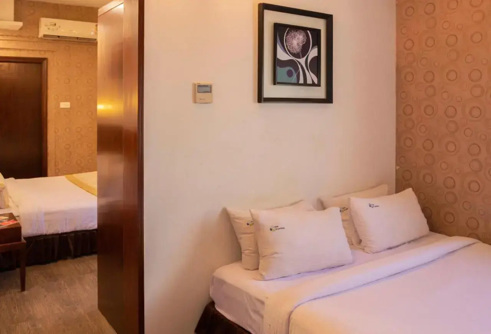 Vits By Spree Hotels Le Pebble