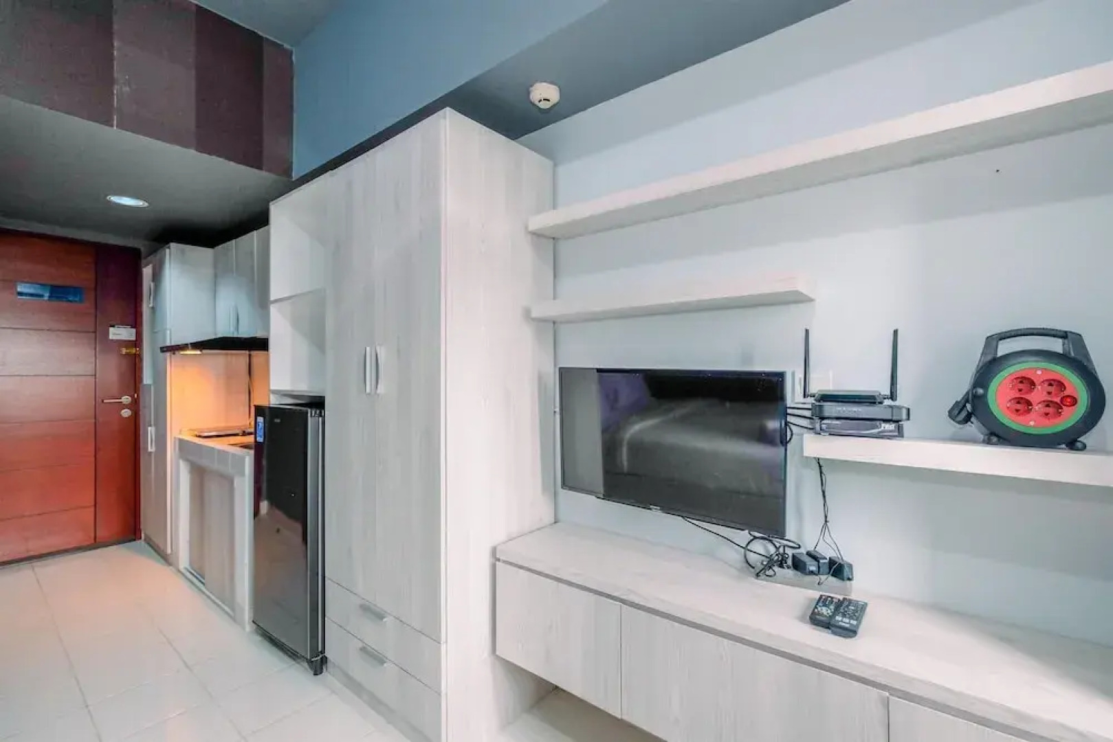 Comfy And Tidy Studio Kaliana Apartment