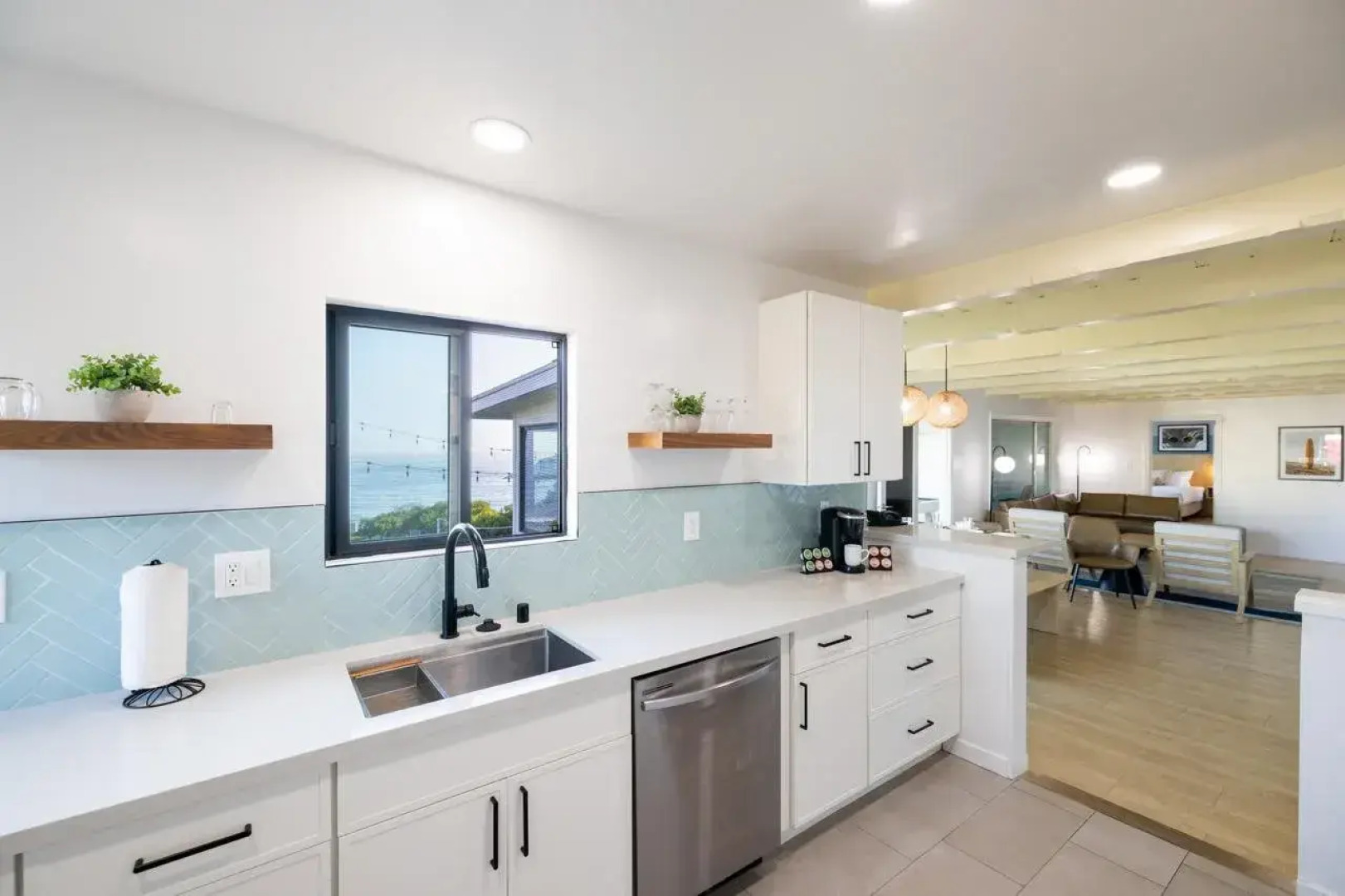 The Tides Oceanview Inn and Cottages