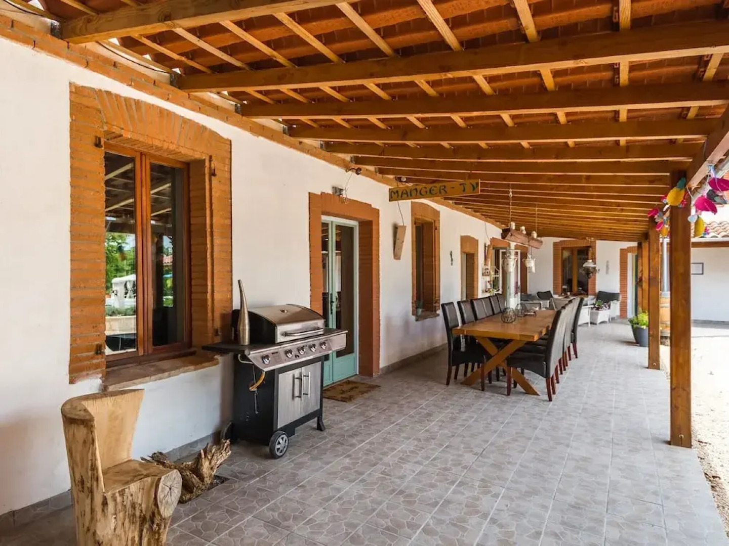 Modern Mansion With Swimming Pool, Terrace, Garden Furniture