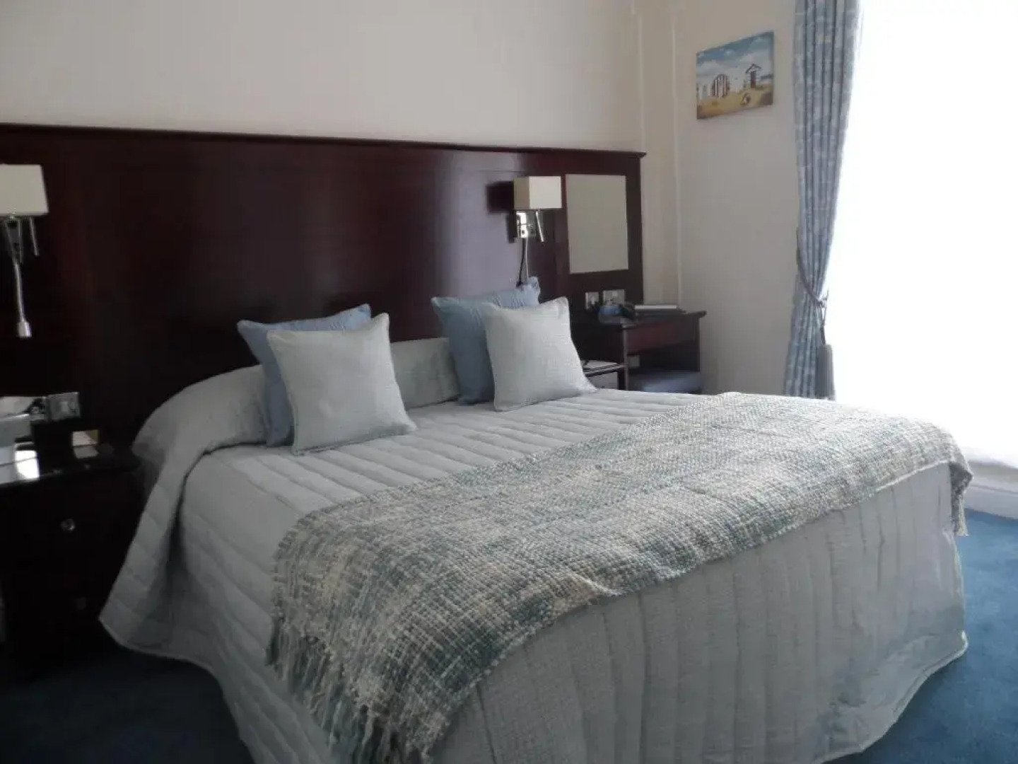 Phyllis Court Members Club