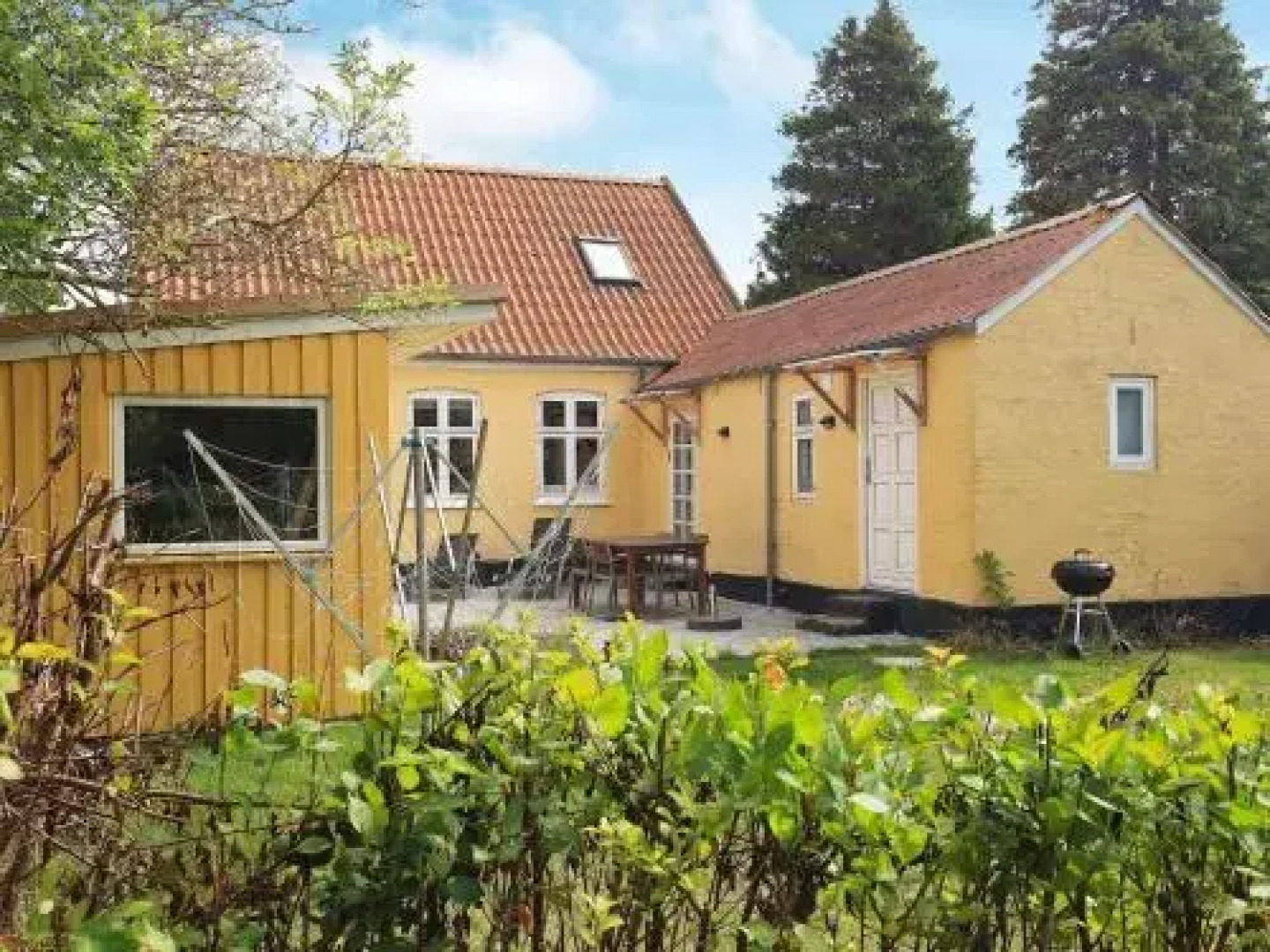 Scenic Retreat With Fireplace & Terrace