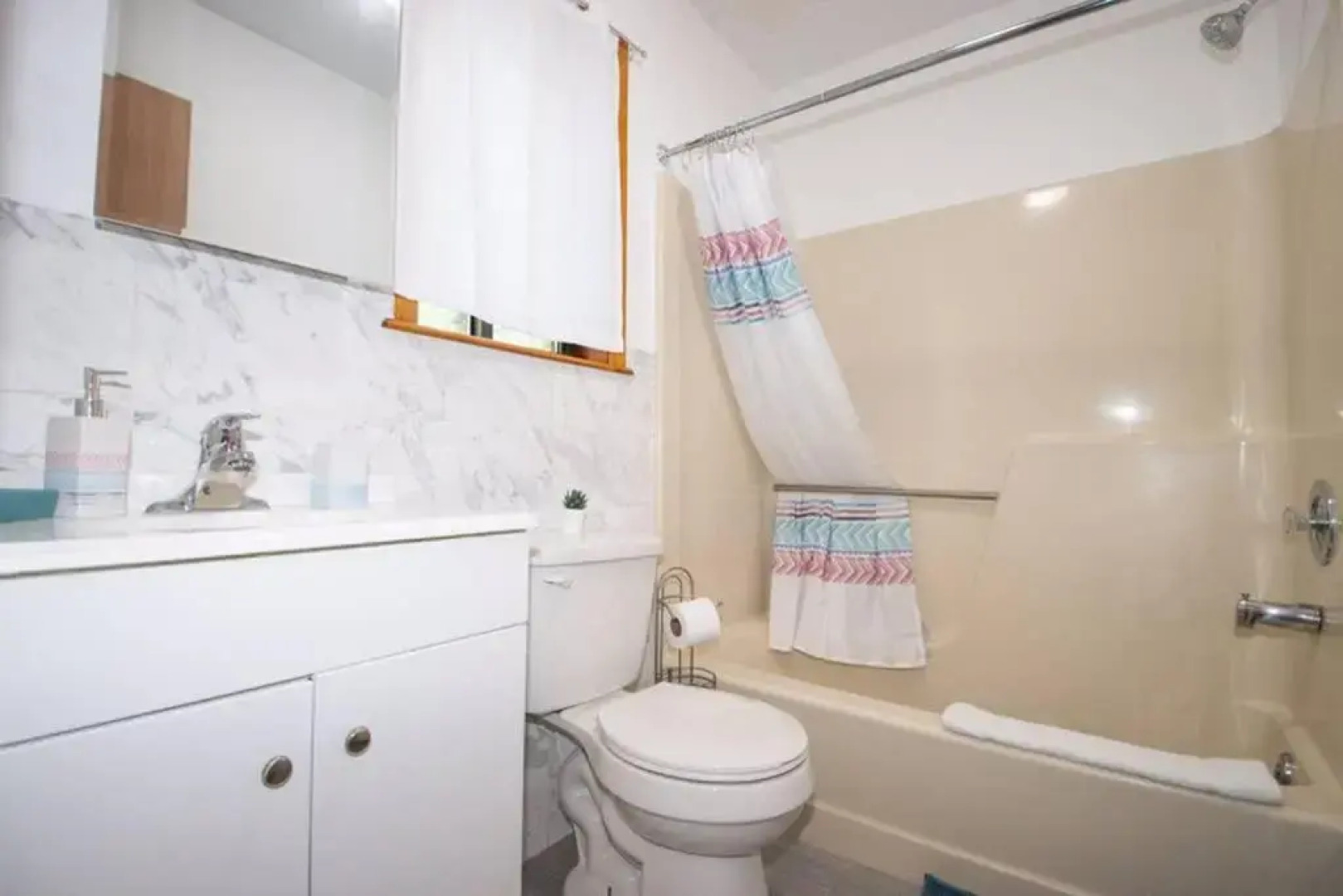 Entire 3 Bedroom Adventure Chalet, Near the best of the Poconos