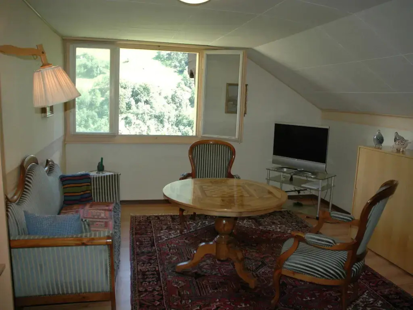 Charming Chalet Near Trails