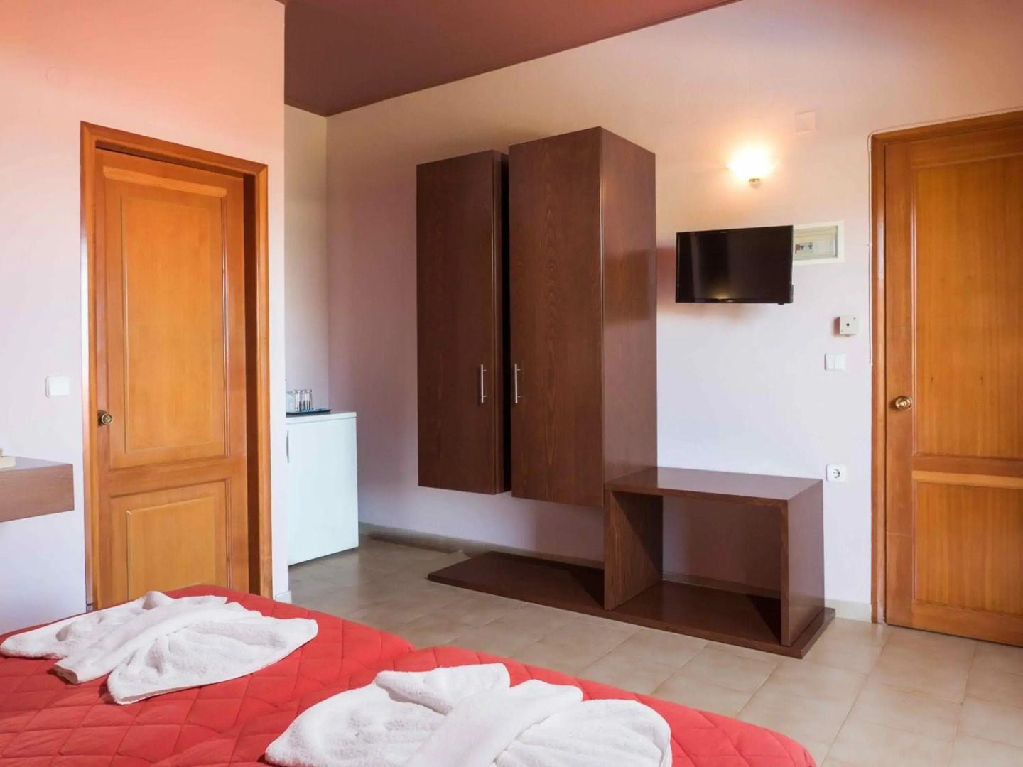 Petritos Rooms and Studios