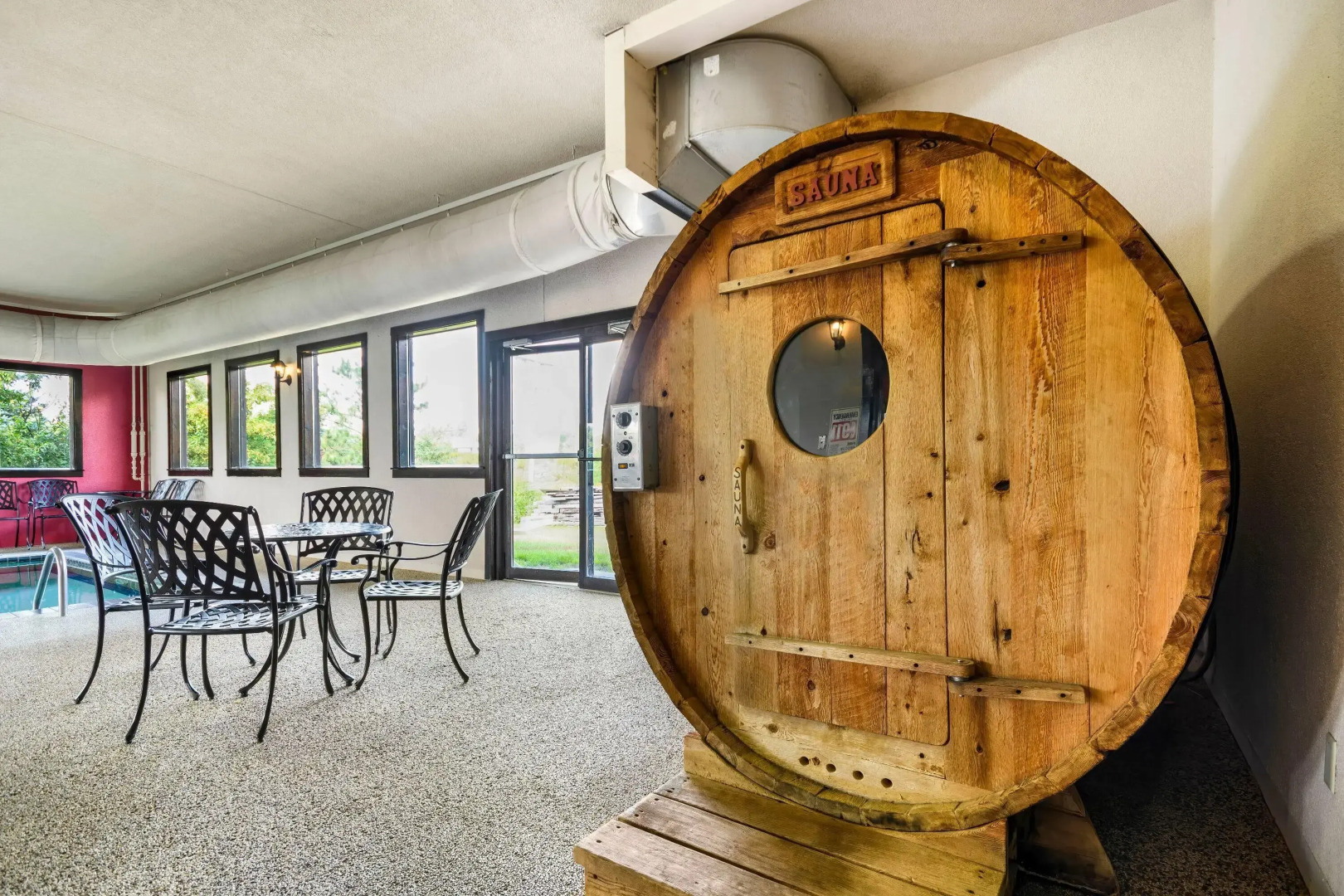 Super 8 by Wyndham Eveleth