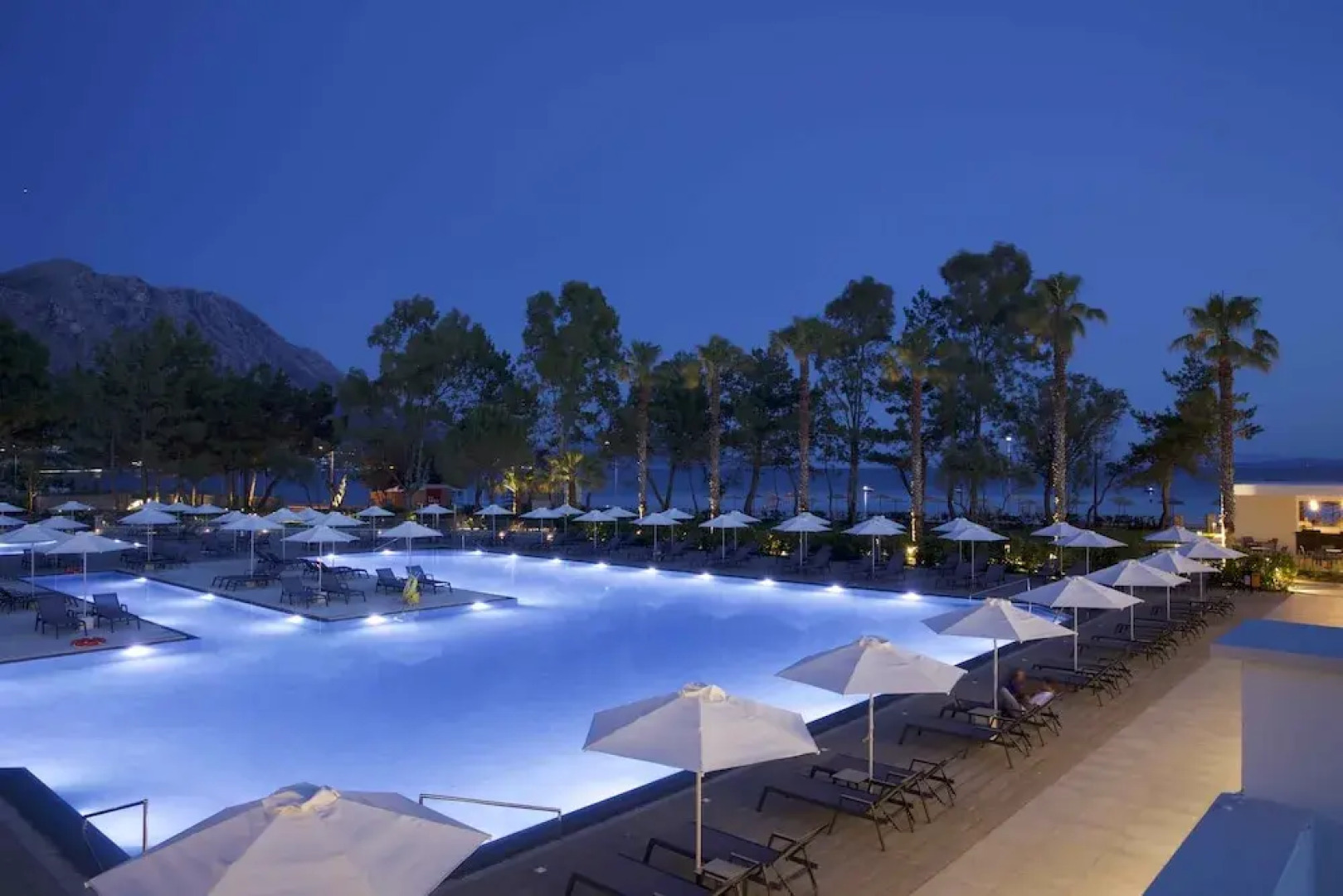 Paleros Beach Resort