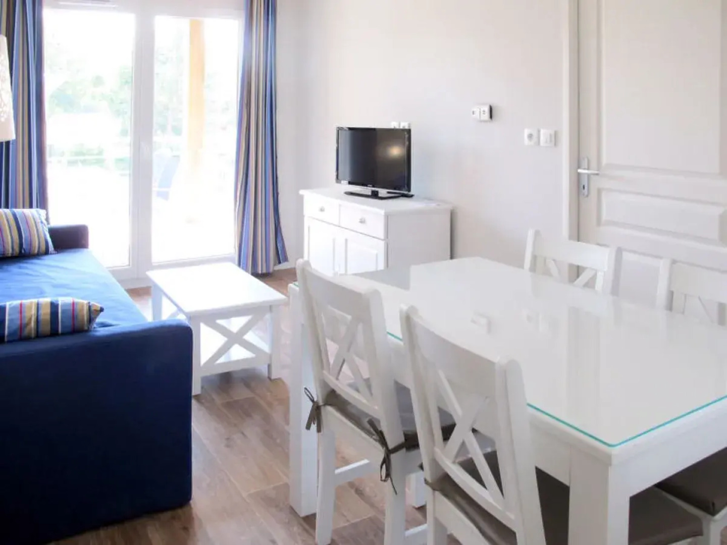 Le Petit Pont (HUT301)