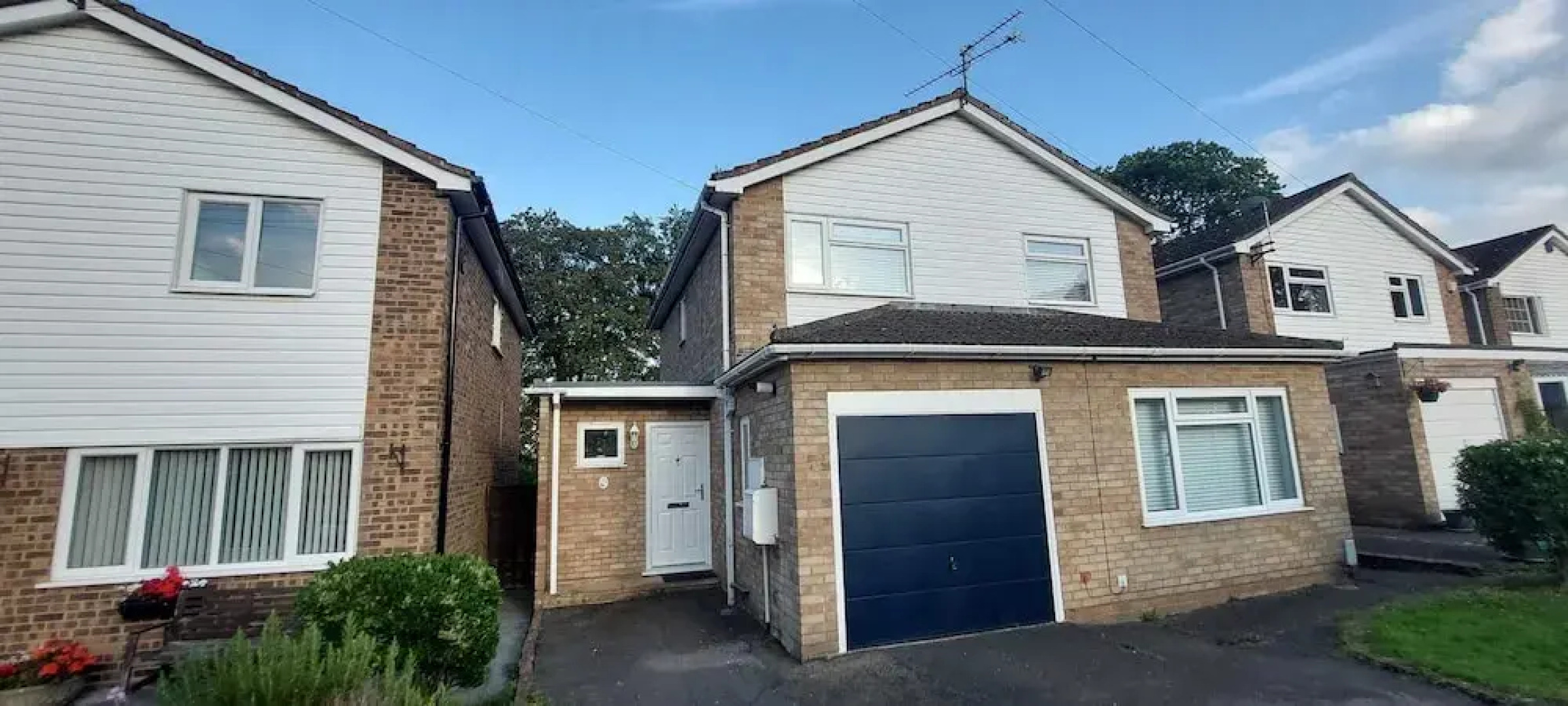 Luxury 5 Bedroom 2 BA House with Parking