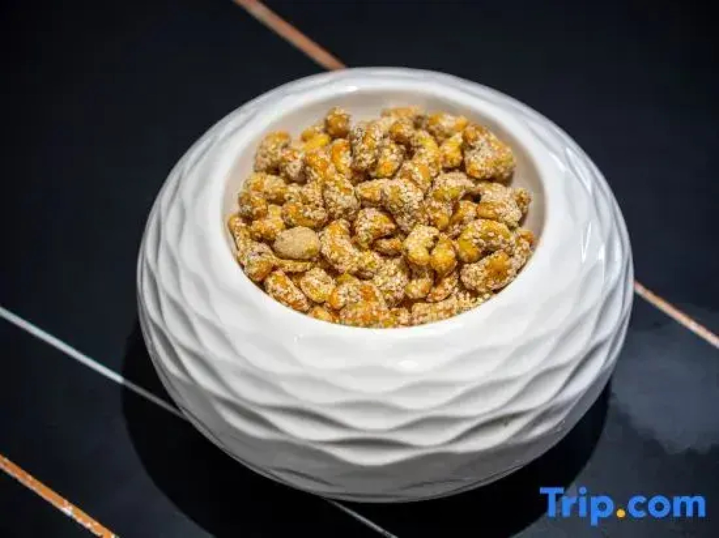 Guoyun Hotel (Dengzhou Renmin Road Bureau of Commerce)