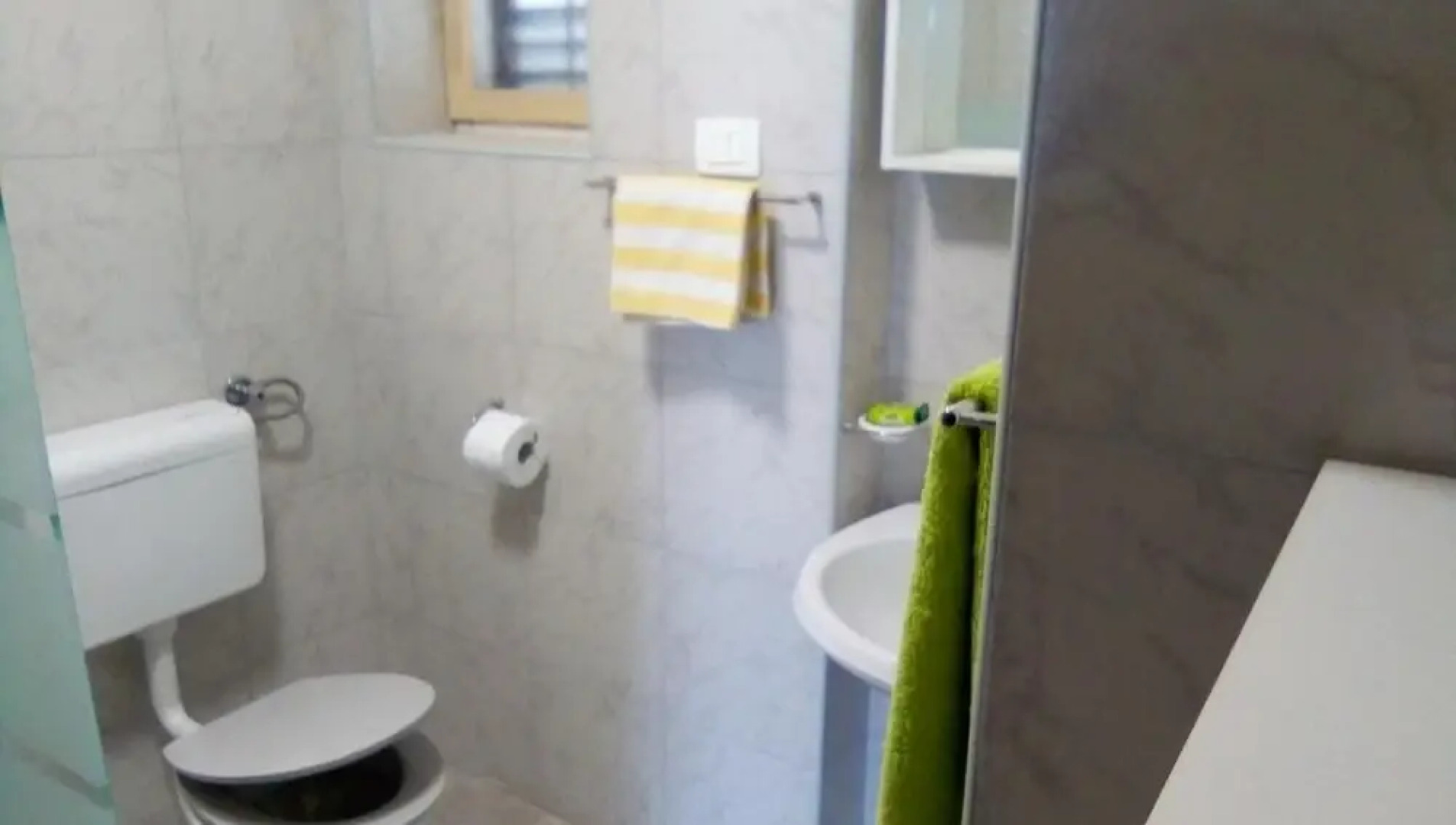 Griv - Close to the sea - A1