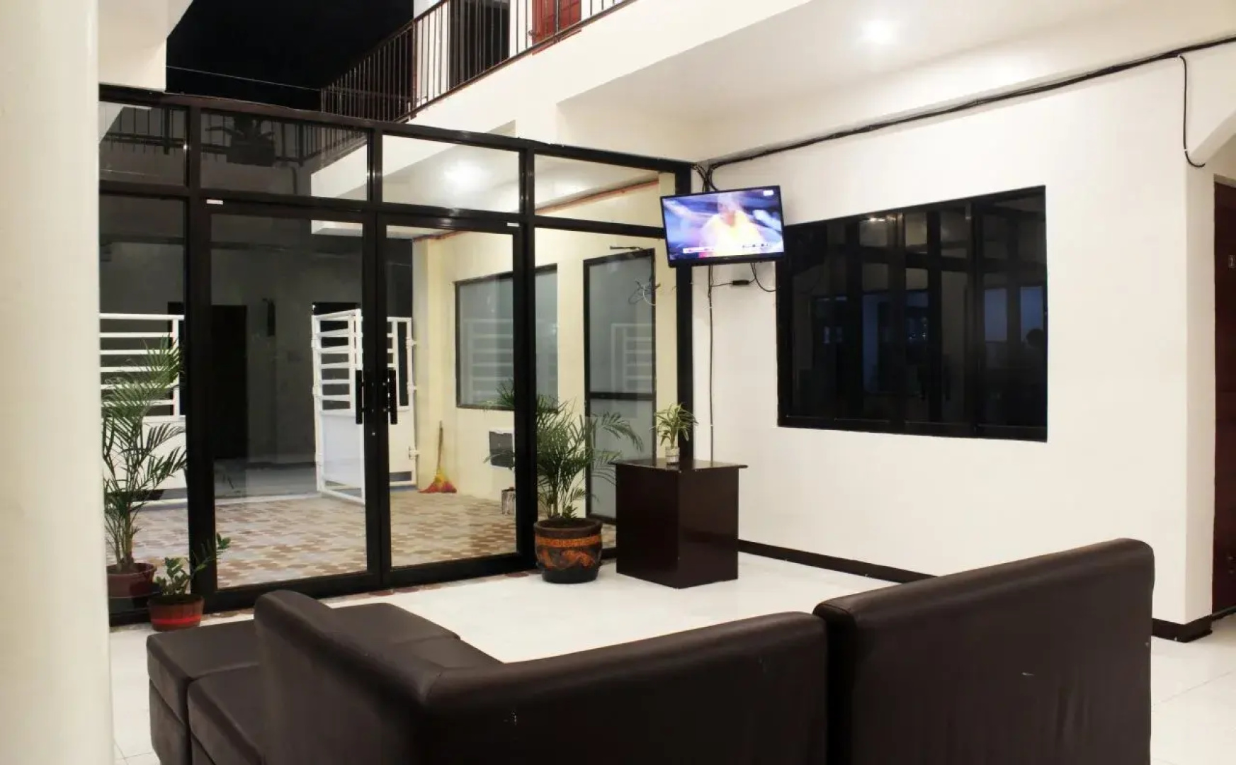 Luna Oslob Travellers Inn