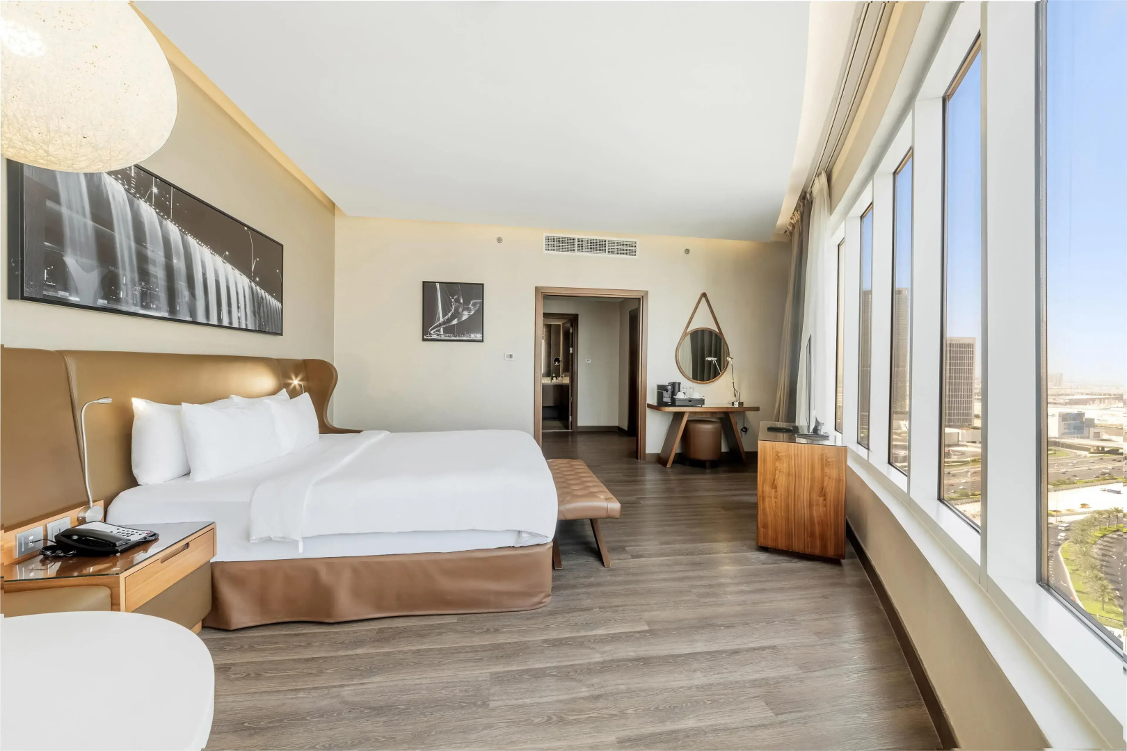 Отель Radisson Blu Hotel, Dubai Canal View