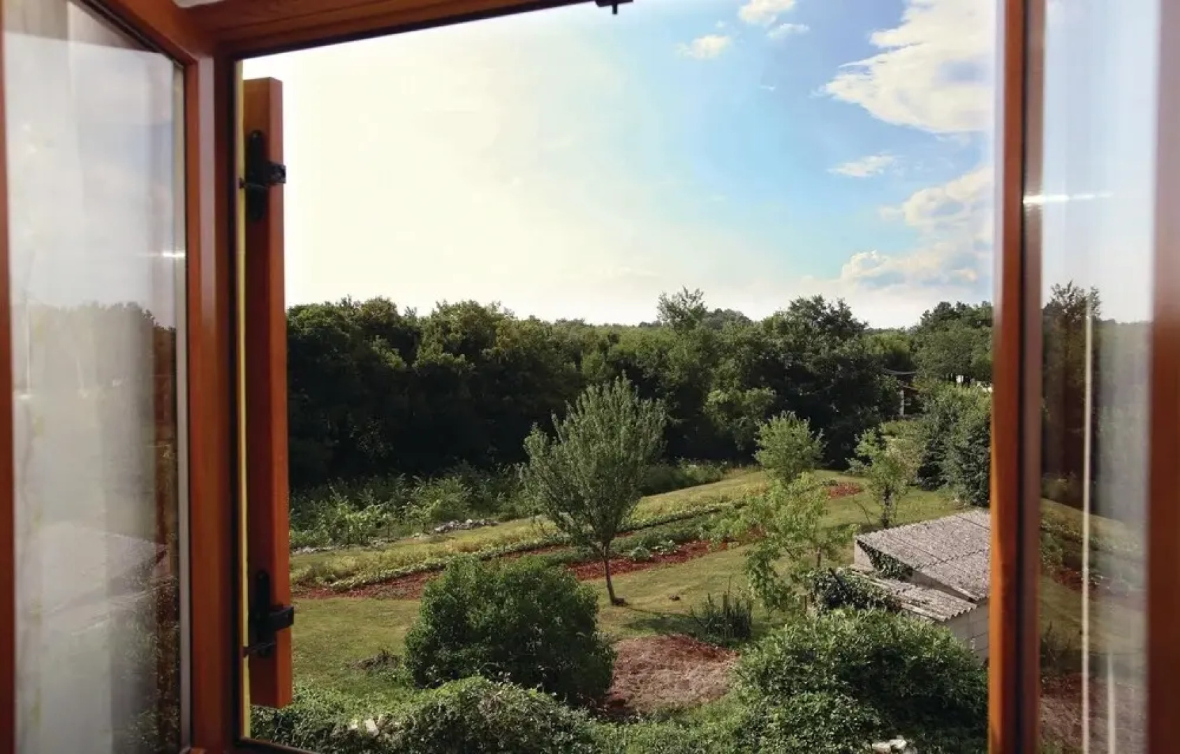 Beautiful Home in Belavici With Wifi and 2 Bedrooms