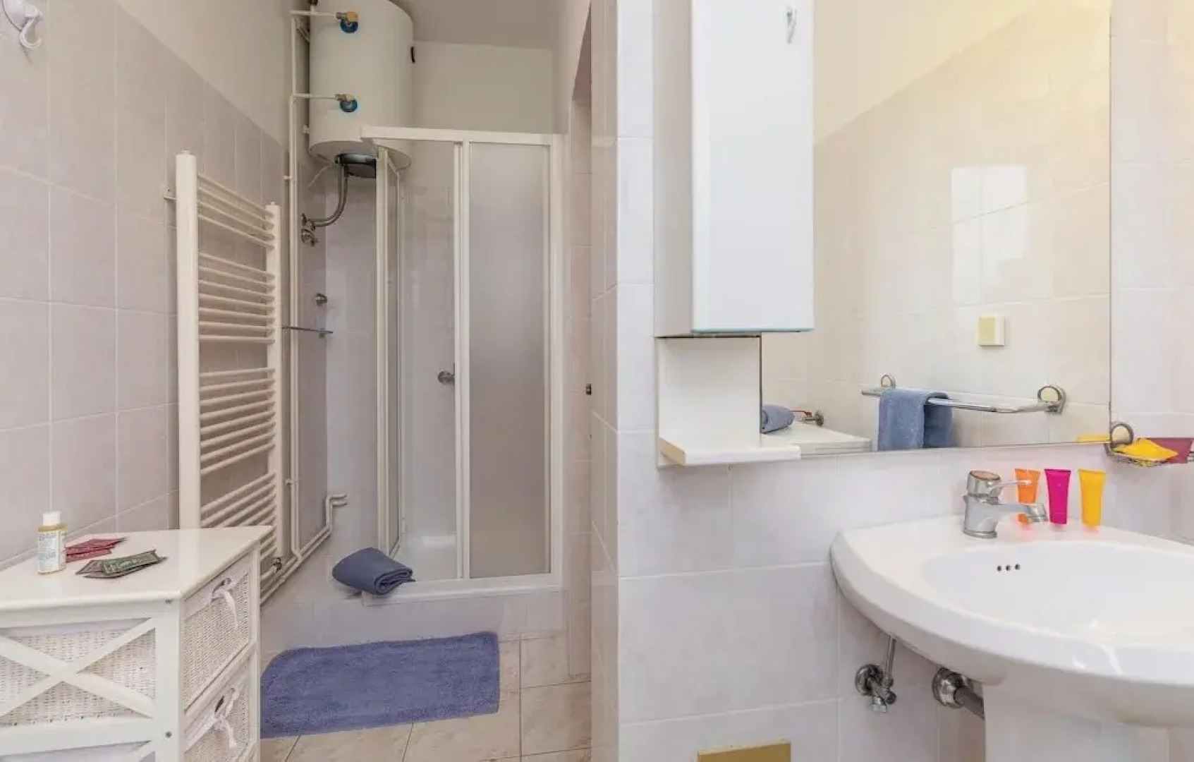 Amazing Home in Labin with WiFi, 7 Bedrooms & Hot Tub