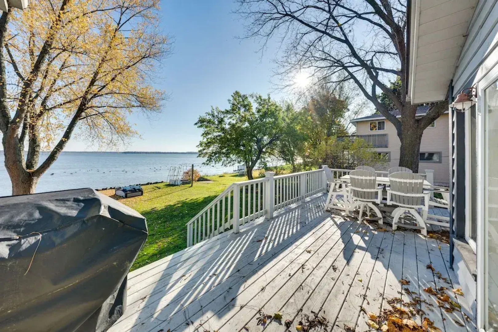 Lakefront Edgerton Cottage w/ Deck & Grill!