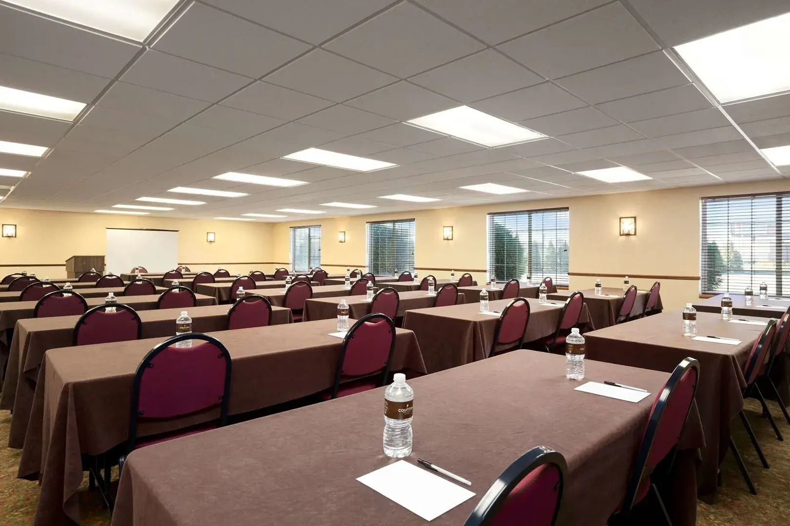 Country Inn & Suites by Radisson Bismarck Waterpark