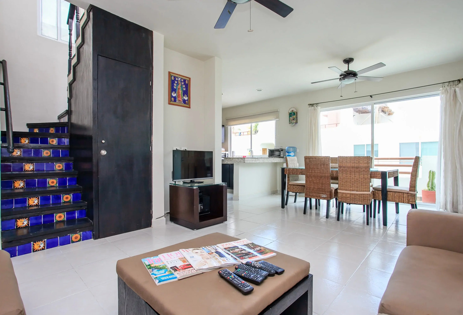 Contemporary Private 2 Br Ph Near Everything