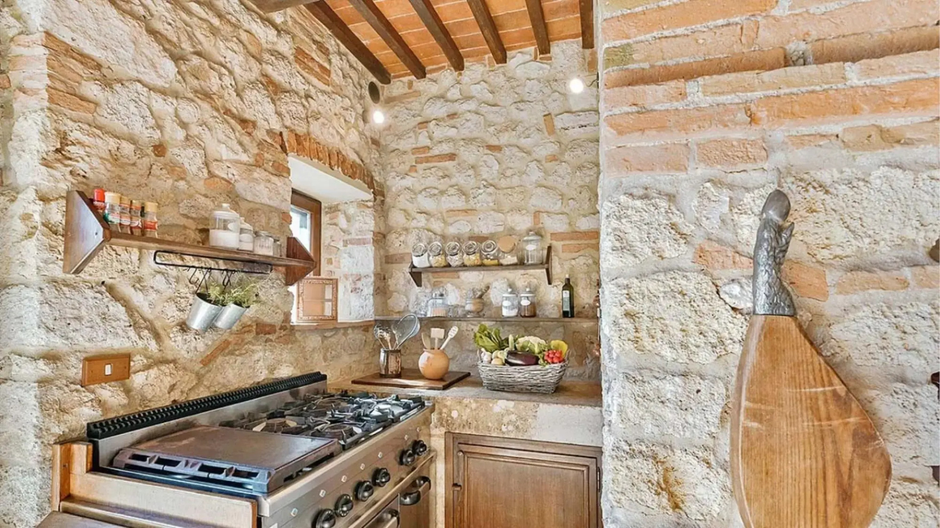 Independent Villa With 12 Beds-villa Aiola