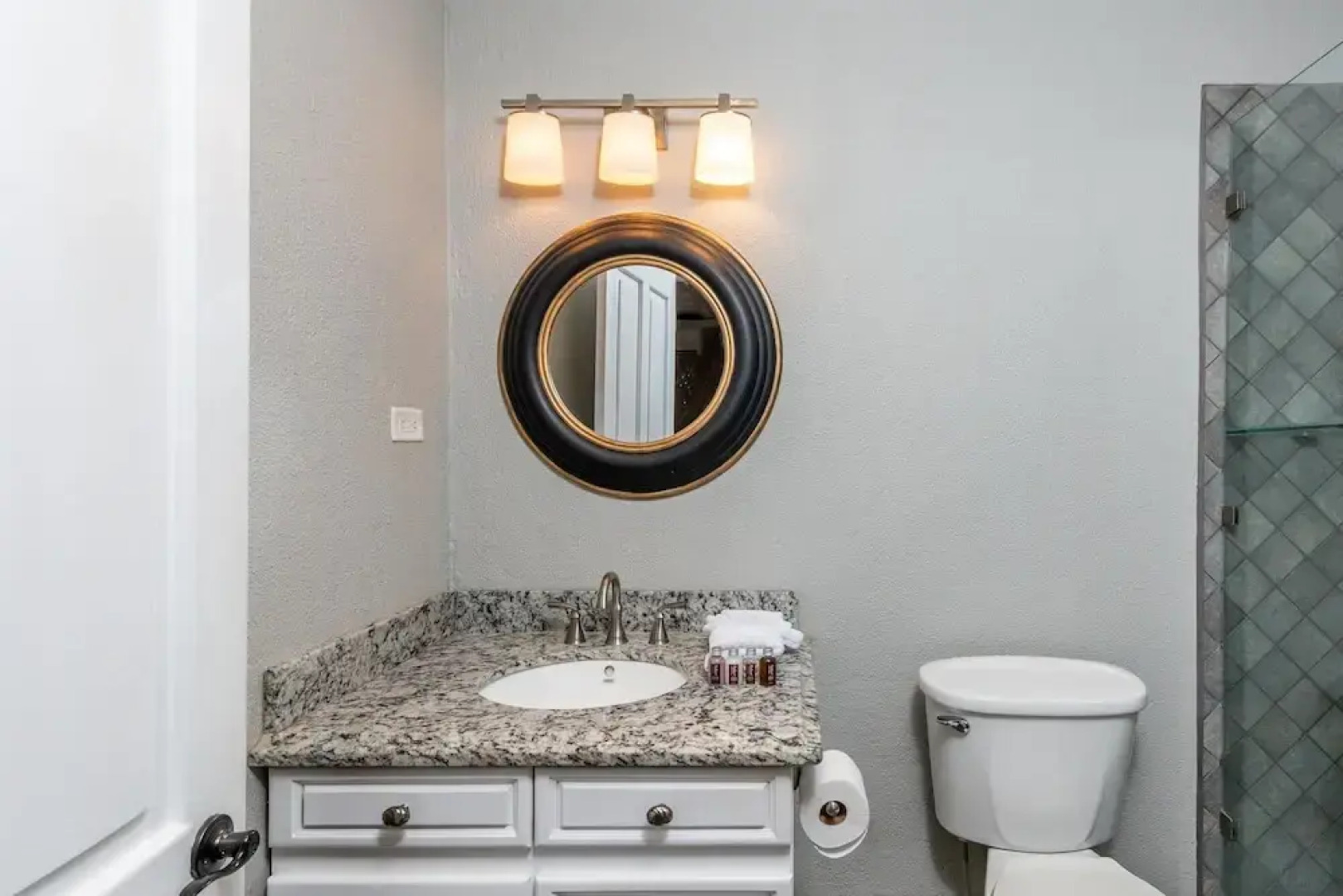 Luxury Flamingo home with ocean view sleeps 10 - walking distance from beach