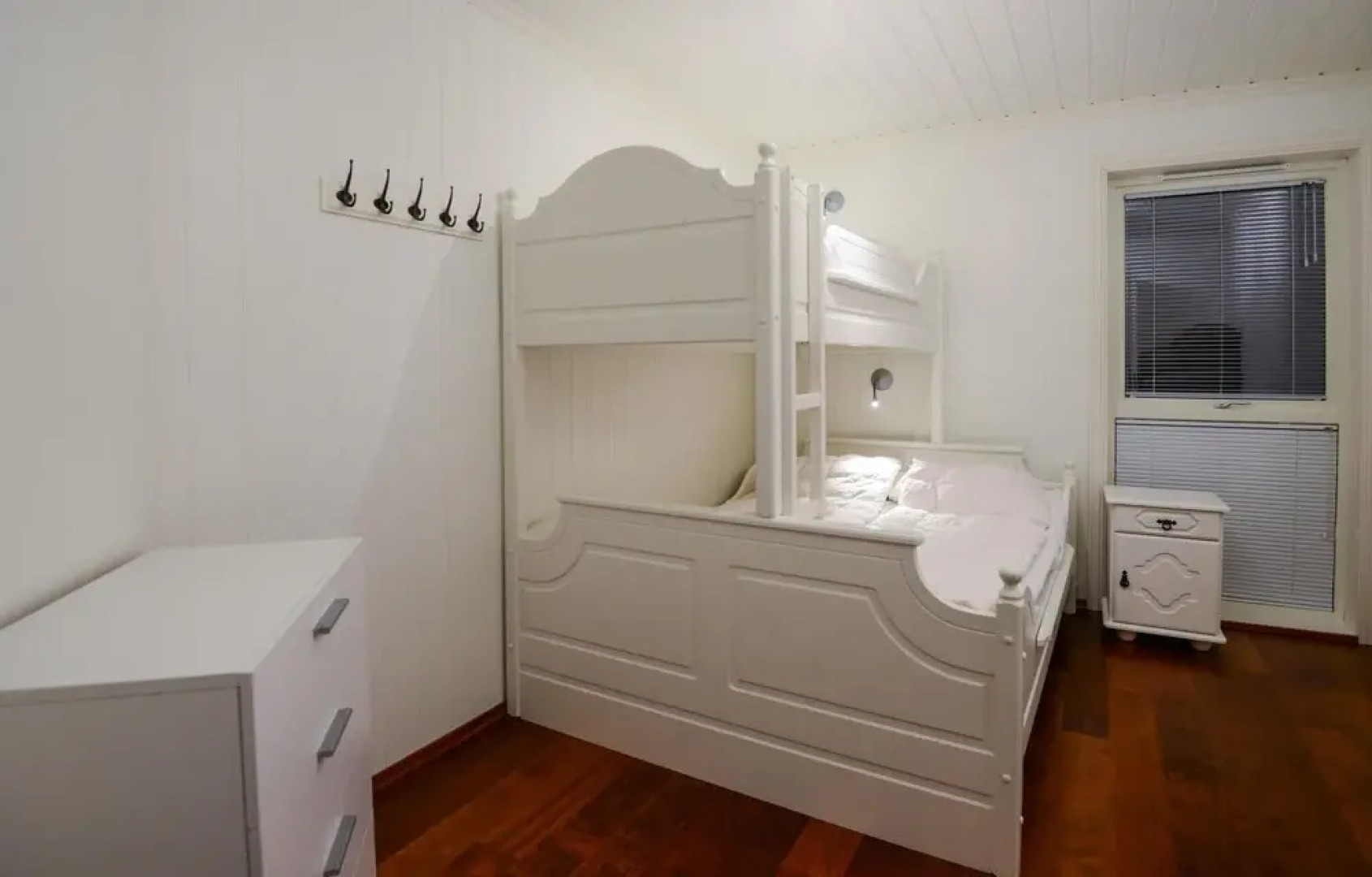 Awesome Apartment in Fister With 4 Bedrooms and Wifi