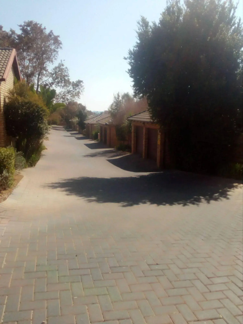 The Royal Princess Garden - Honeydew