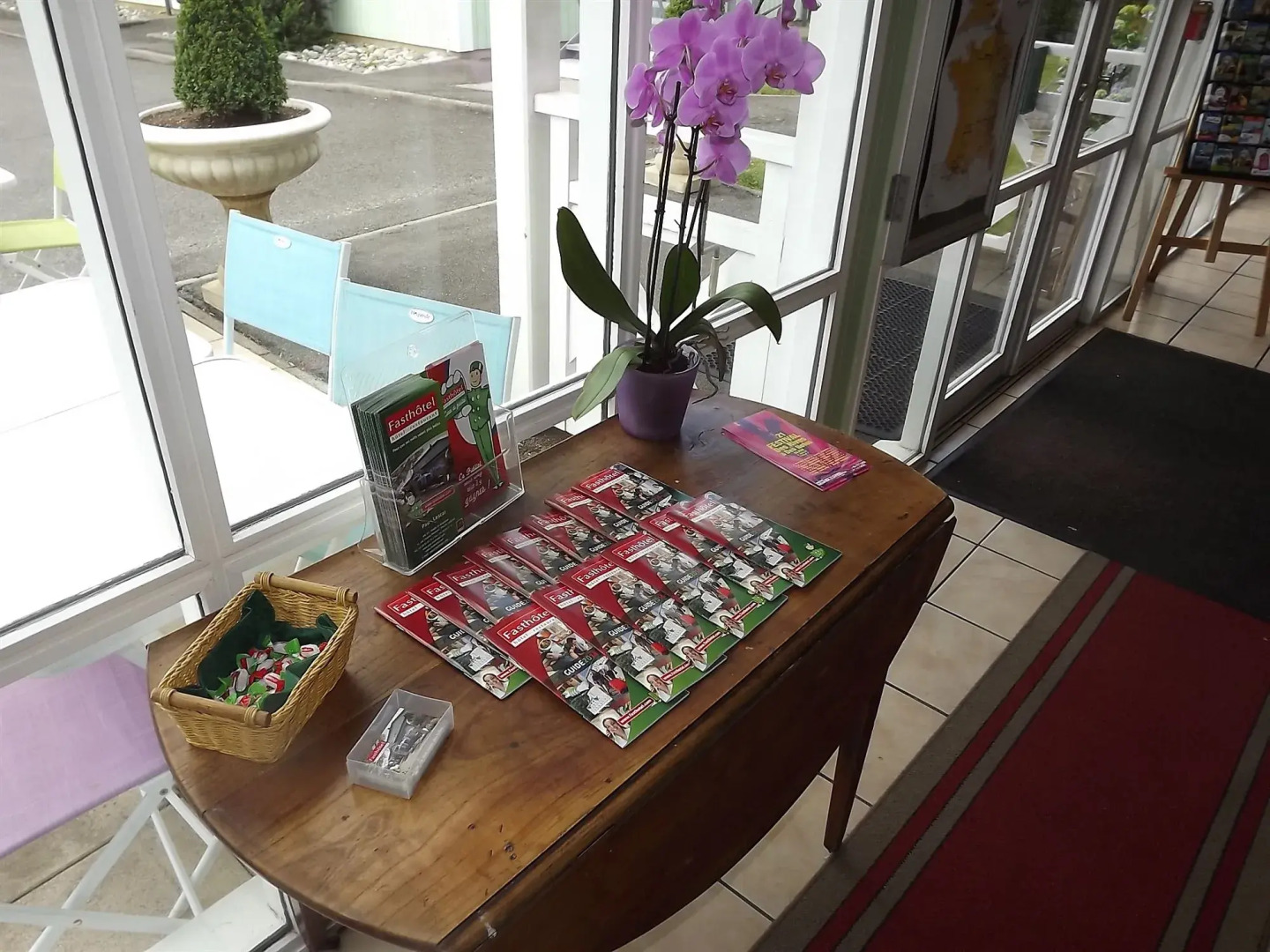 Brit Hotel Essentiel Pau Lescar