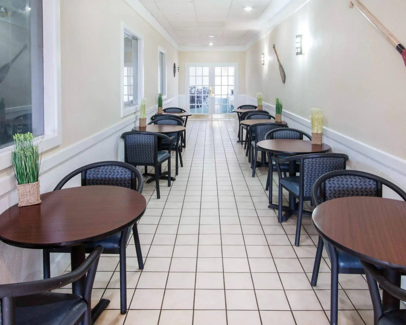 Econo Lodge Savannah Gateway I-95