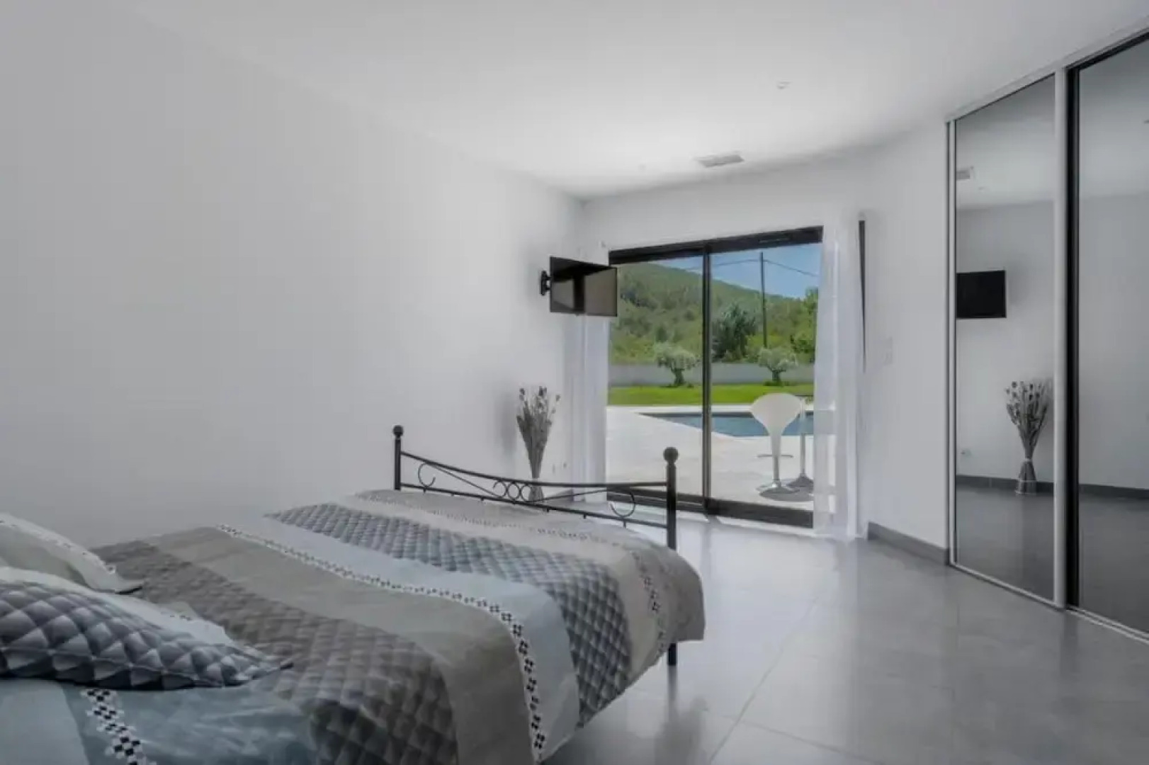 Villa With Heated Swimming Pool spa gym and Cinema