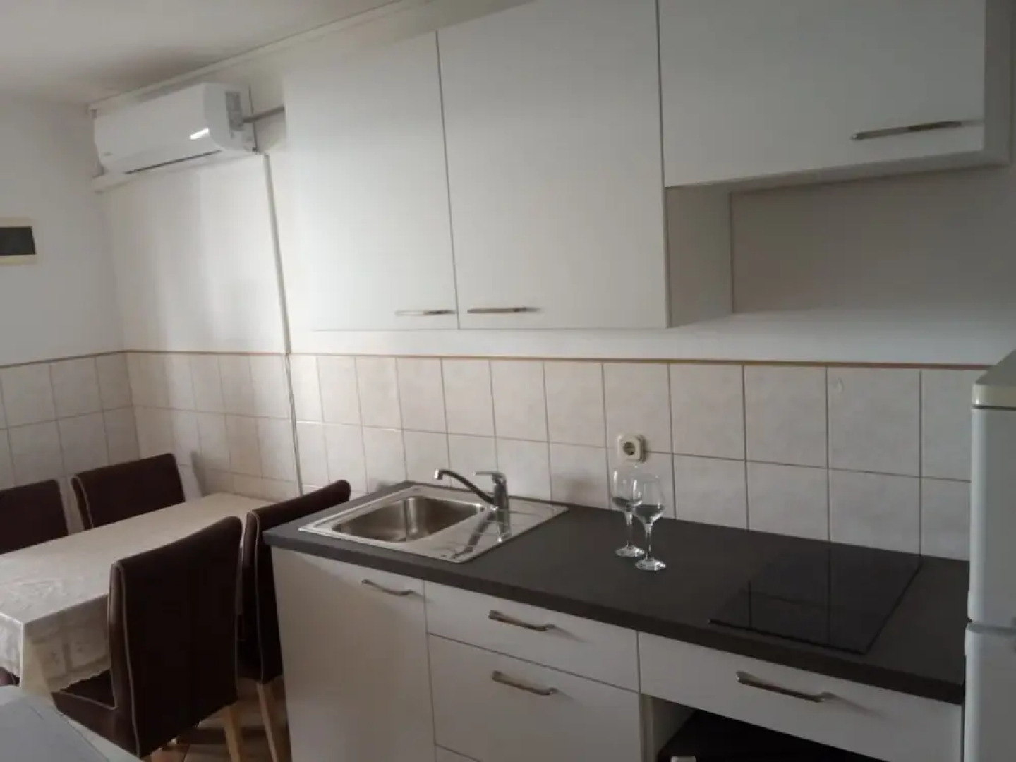 Edi - Amazing Location by the sea - A3