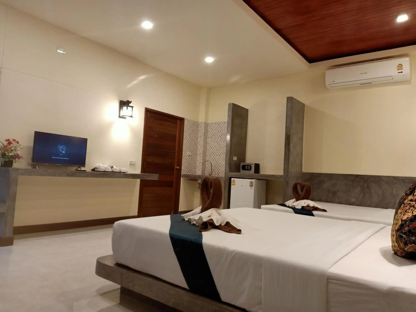 Lanta Pearl Beach Resort