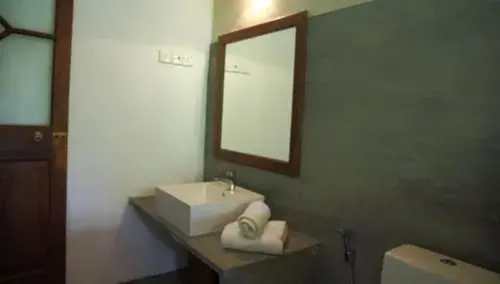 Bandura Kalawana Hotel