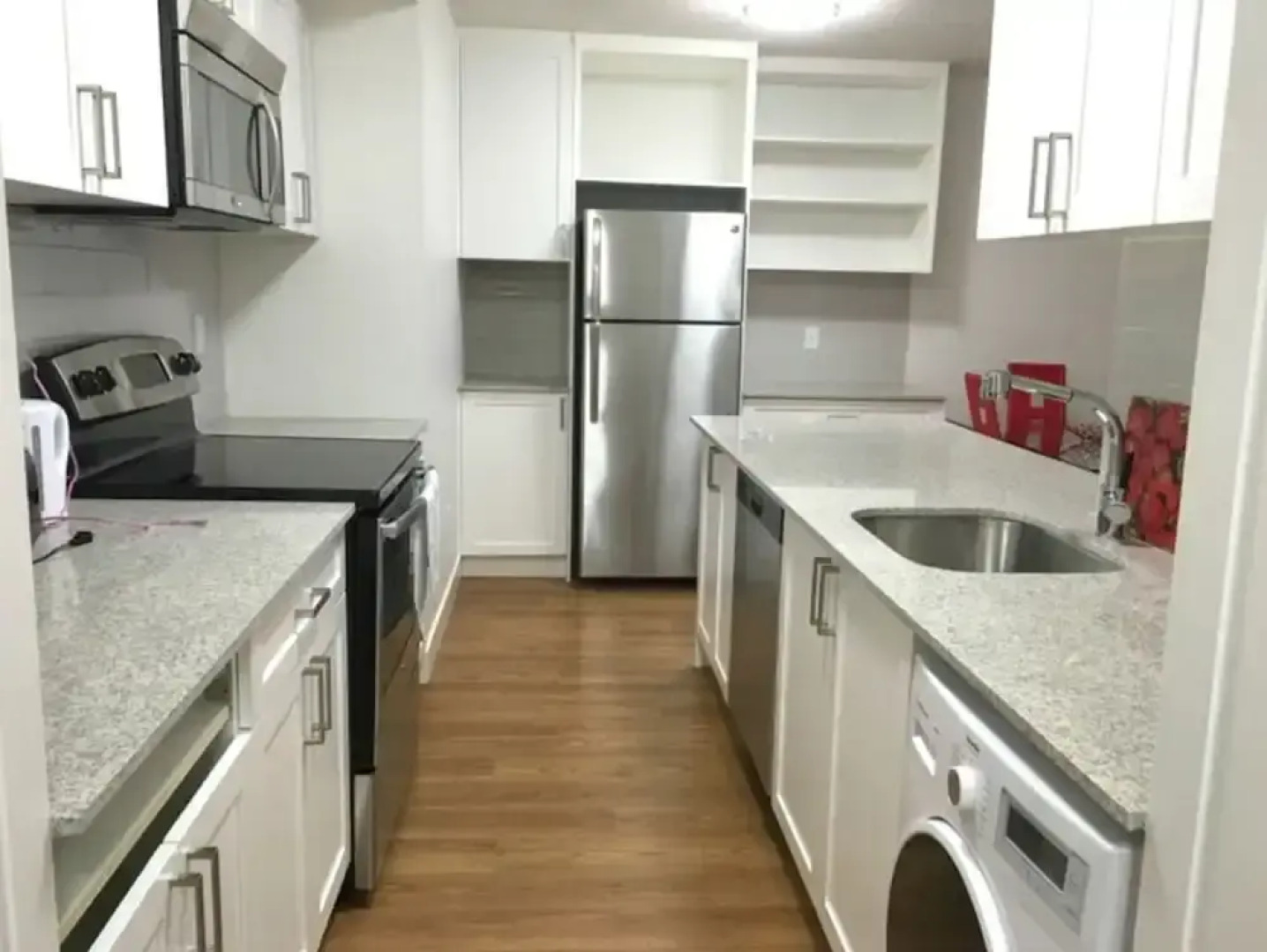 Pelicanstay in Burnaby Lake