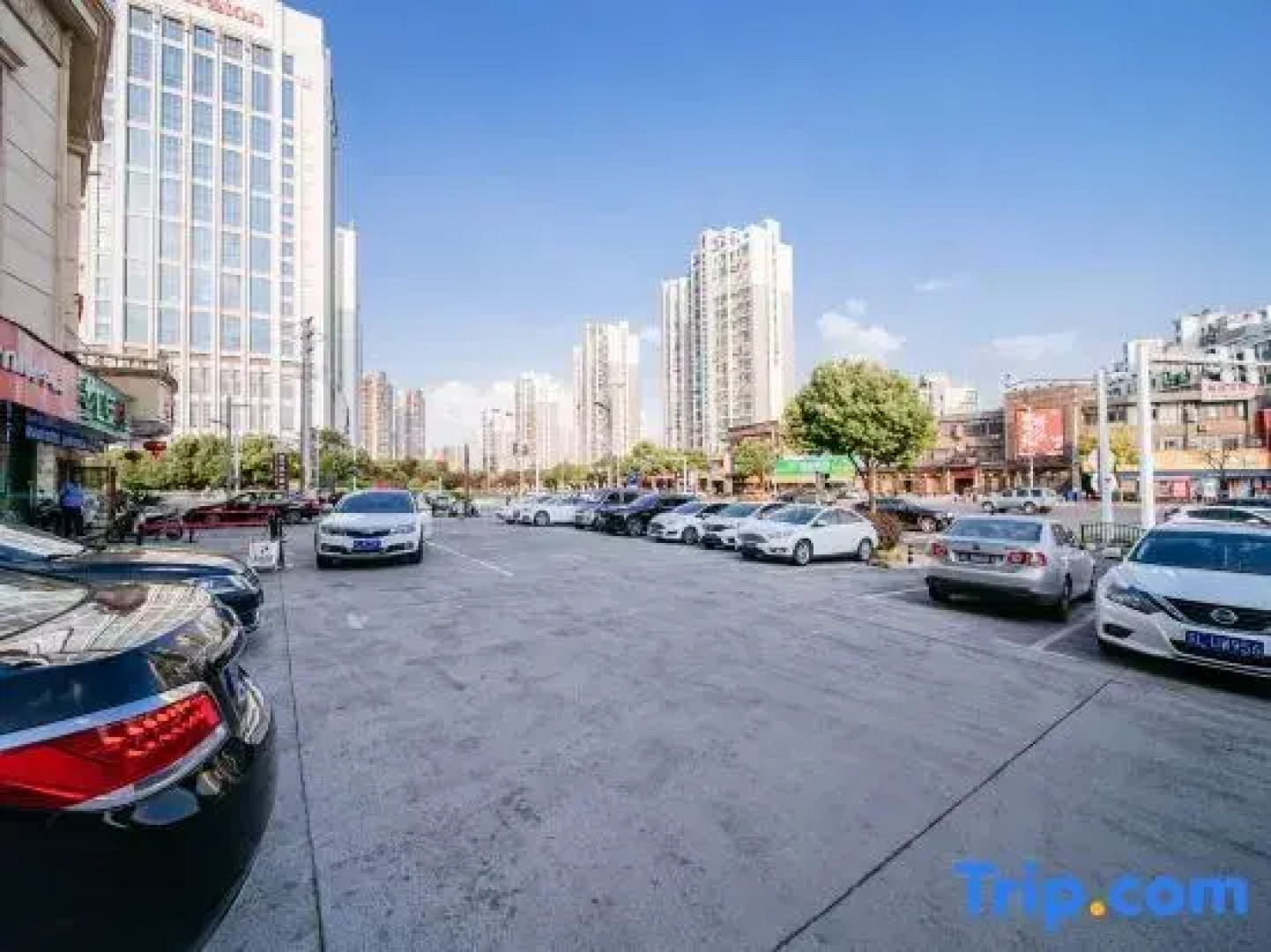 Elan Hotel (Zhenjiang Railway Station Wanda Plaza)