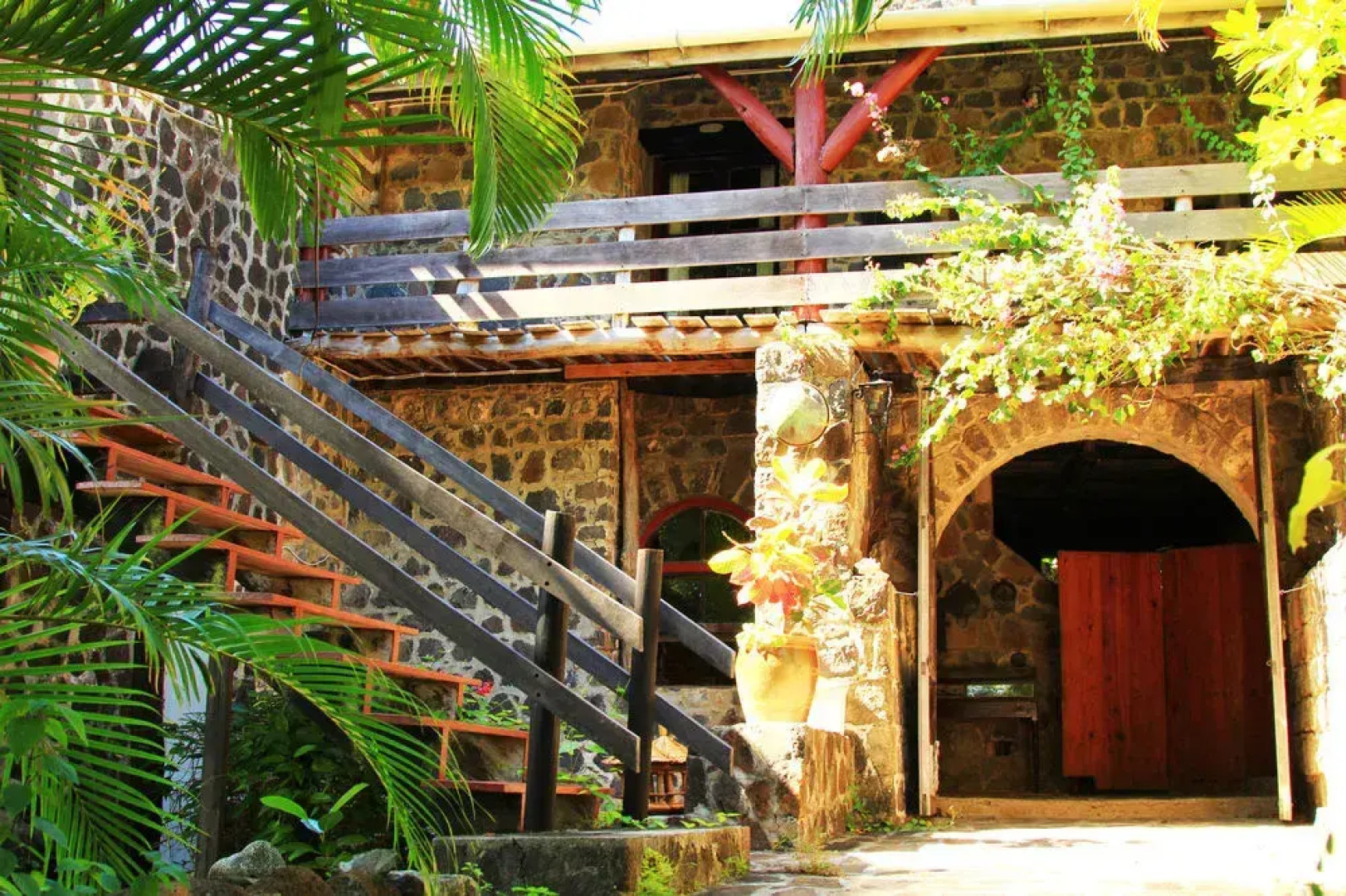 The Old Fort, Natural Hotel & Estate