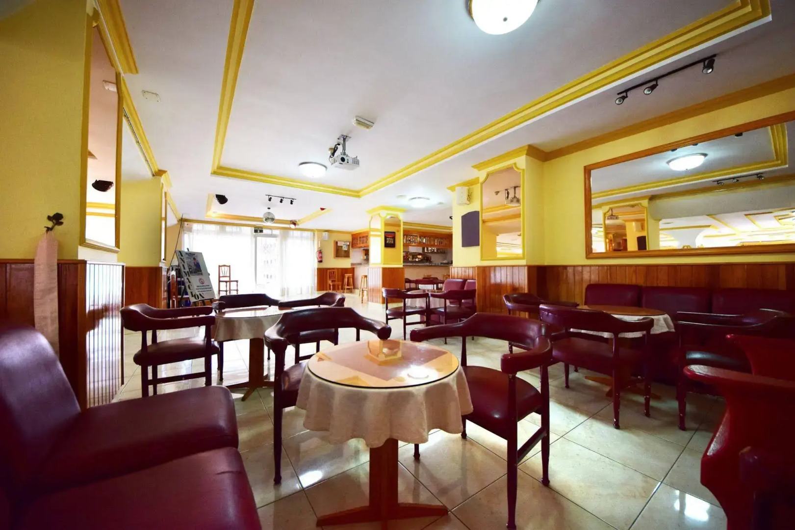 Skyview Hotel by LIVVO