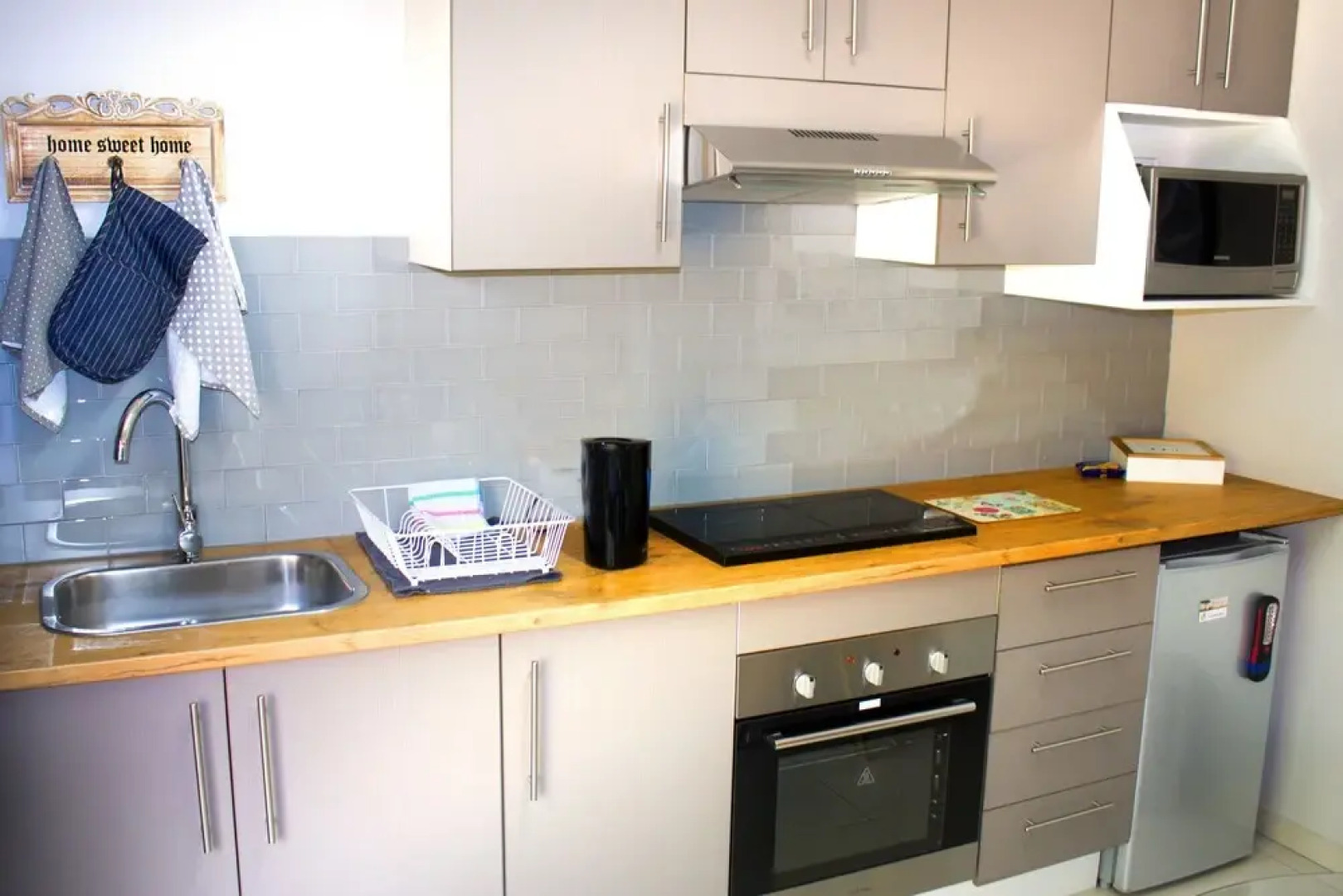 Madison House & Cottages