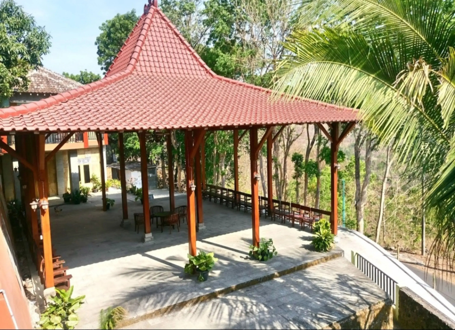 Bina Karya Guesthouse by ZUZU