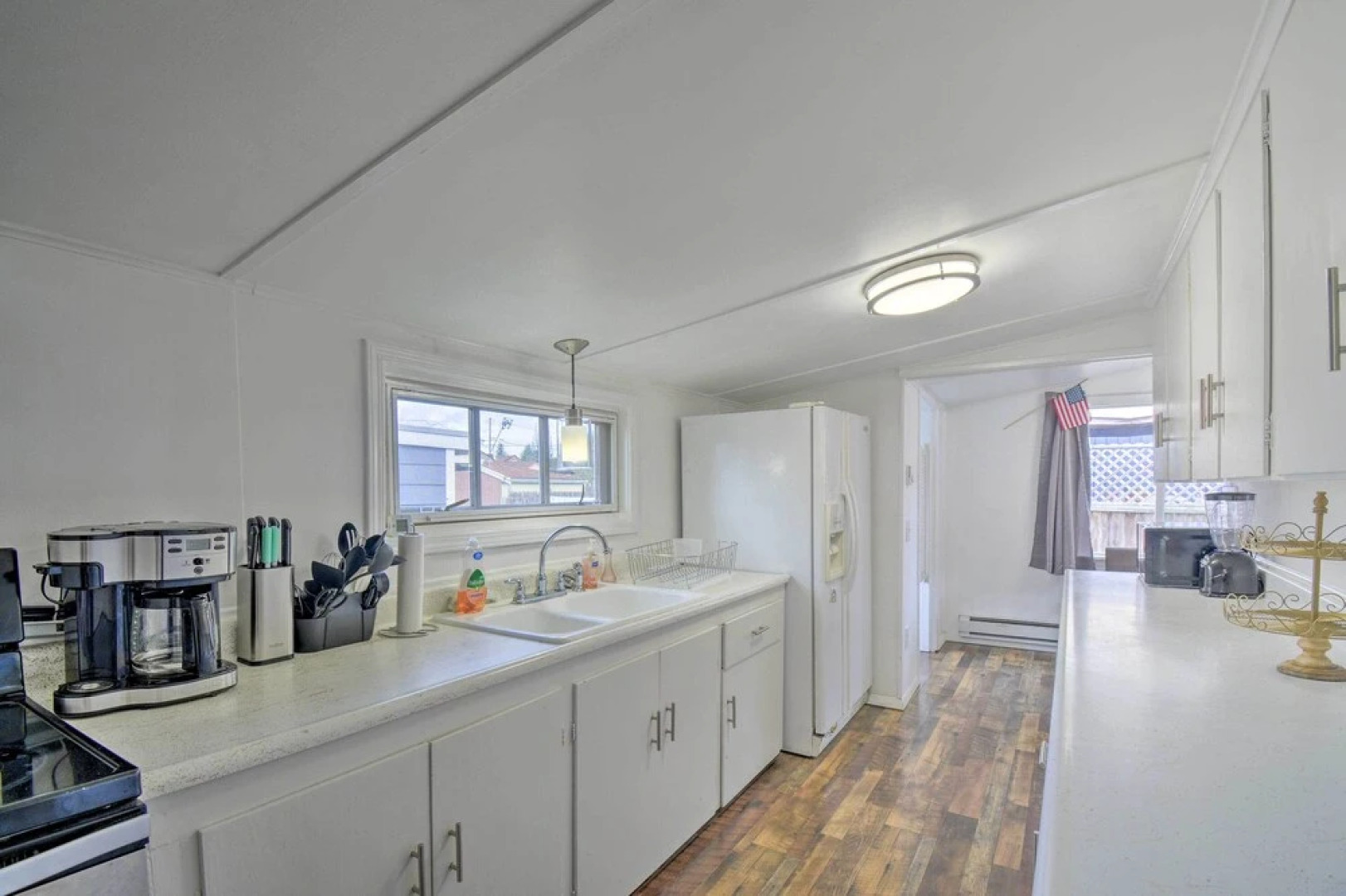 Inviting Bremerton Home Near Hiking & History