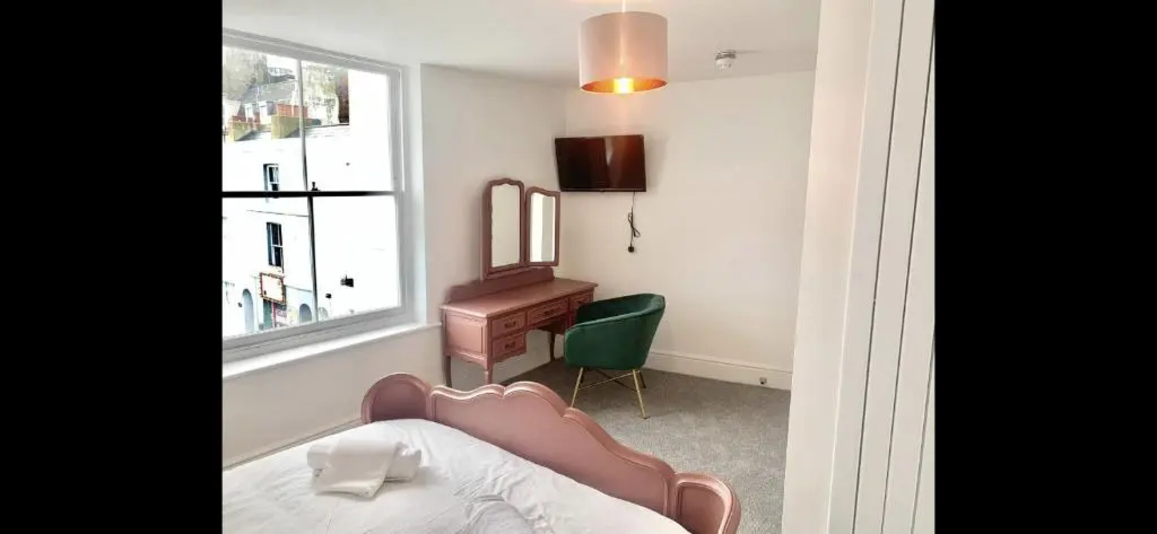 Master accommodation suite 3 sea view