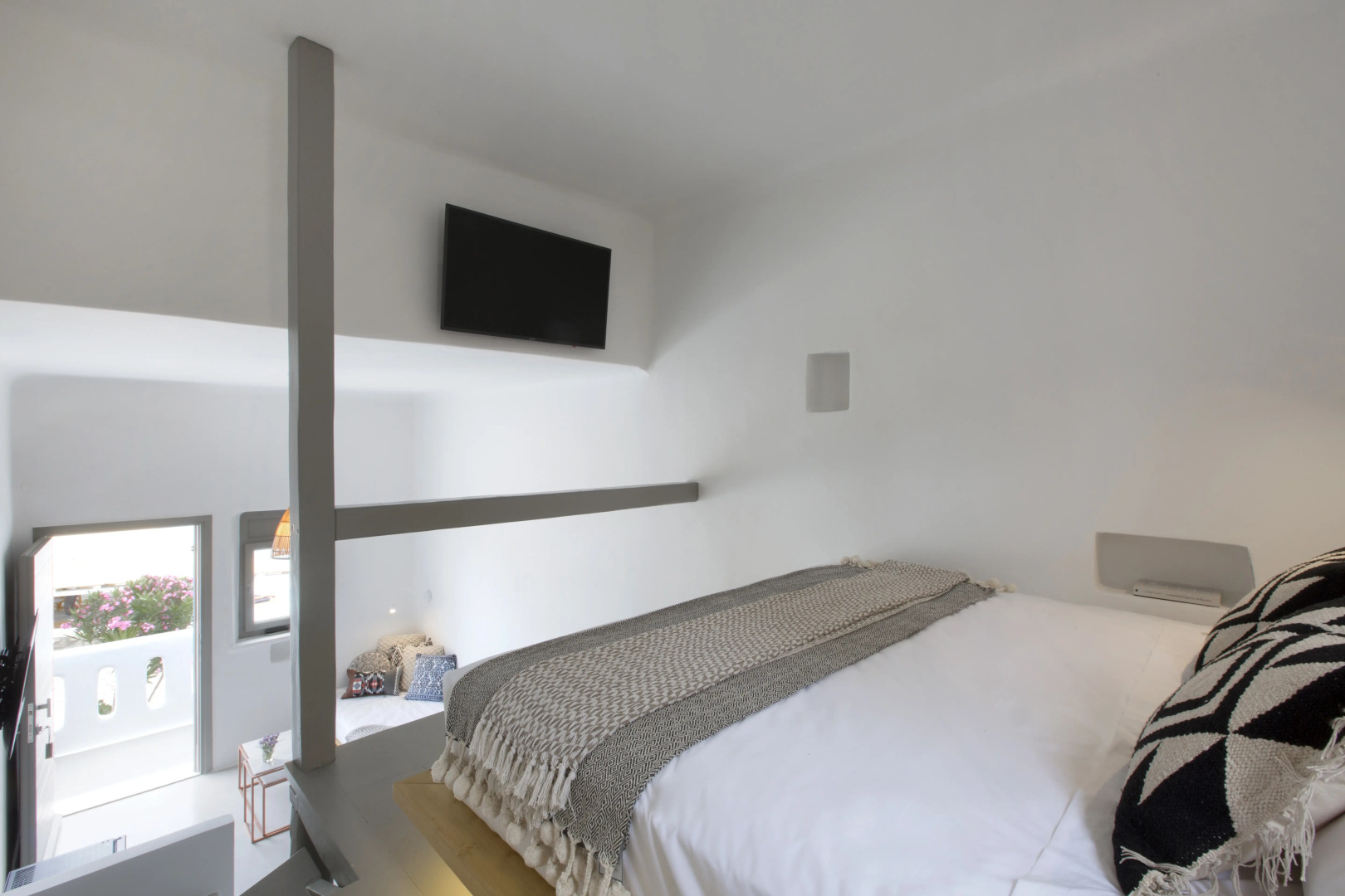 Dreambox Mykonos Suites and Mini Villas