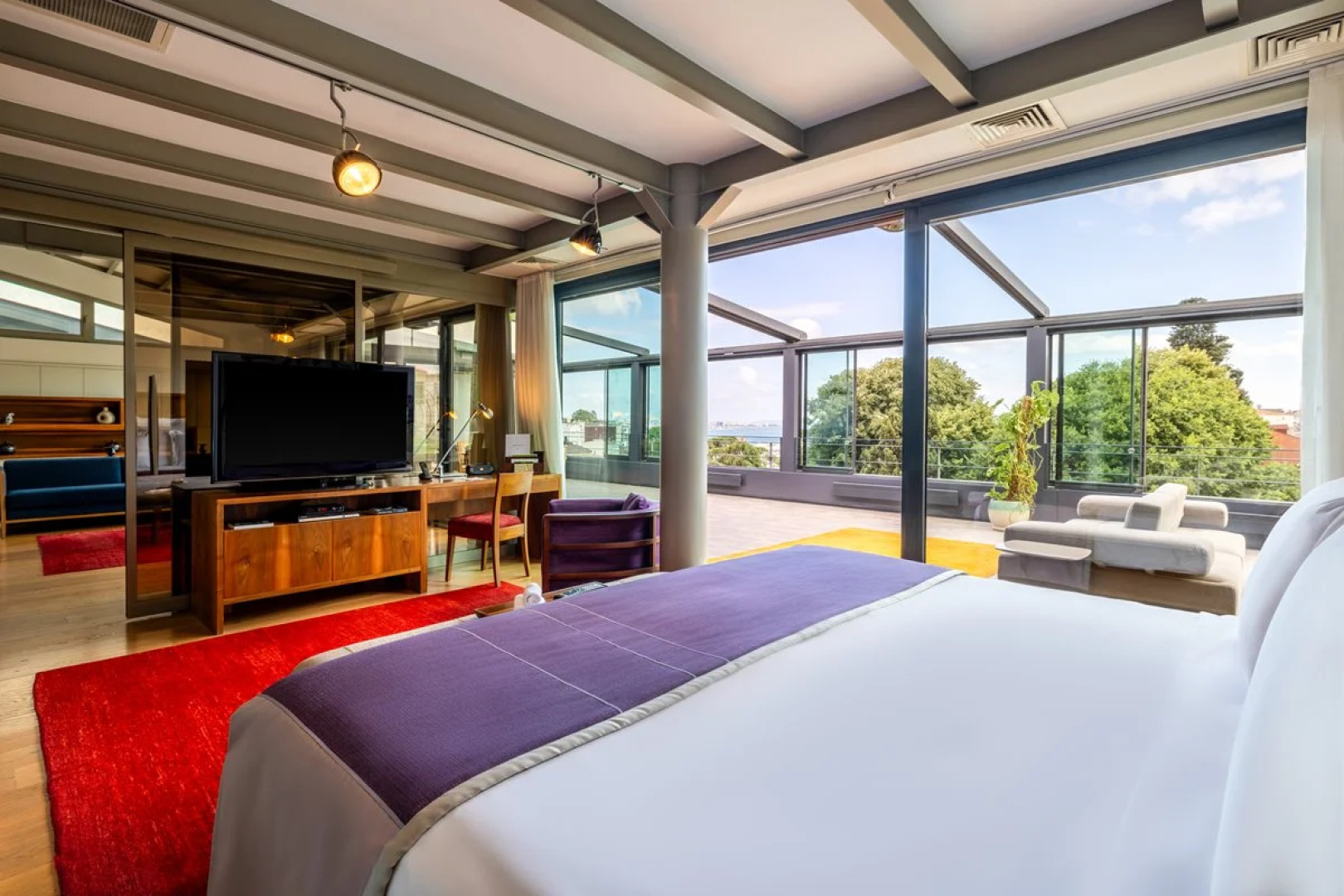 Tomtom Suites - Special Class