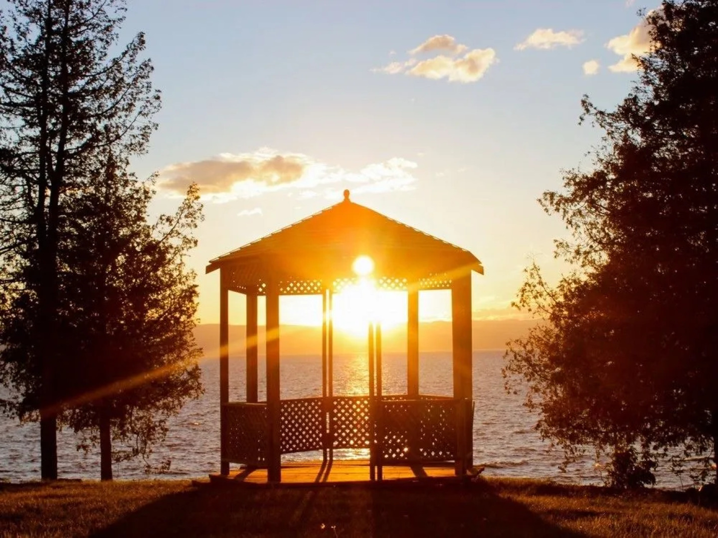 乐福布尔河滨木屋(Le Faubourg Ô Fleuve Chalets)